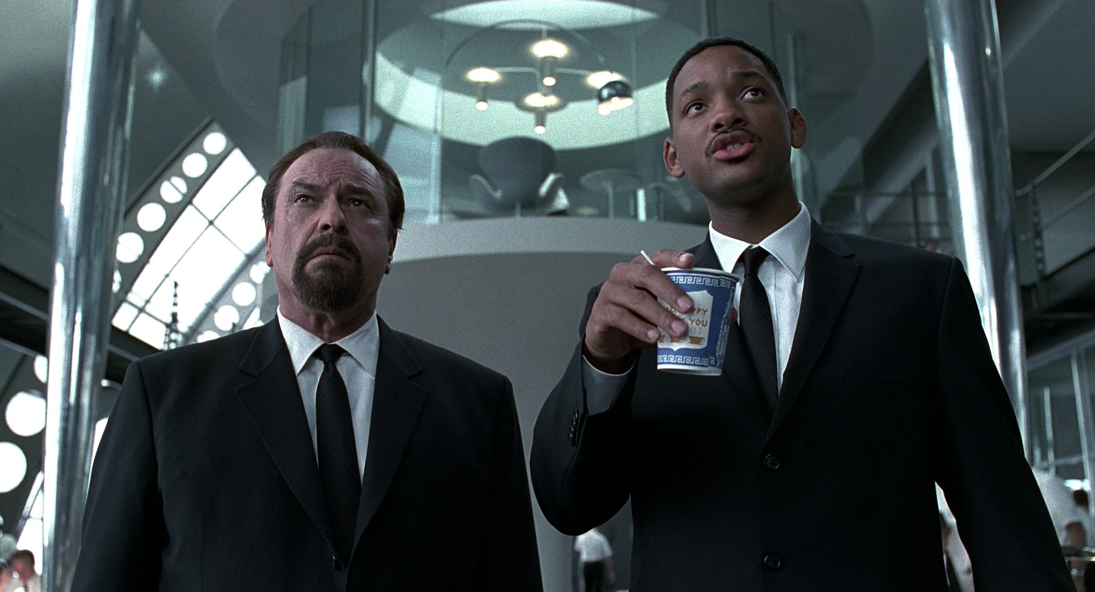 Men in Black (1997), wide, 1.85:1 — film still
