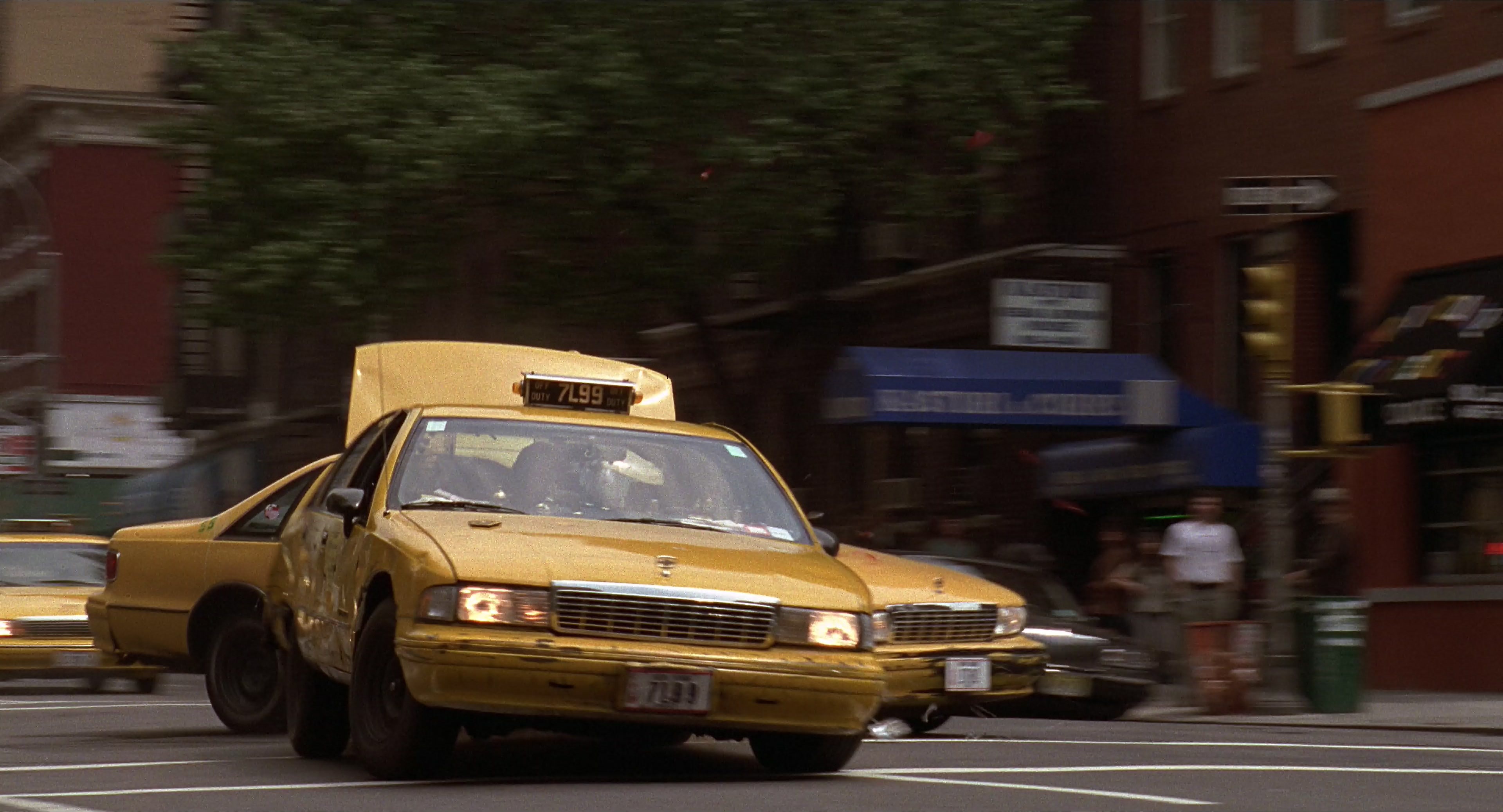 Men in Black (1997), wide, 1.85:1 — film still