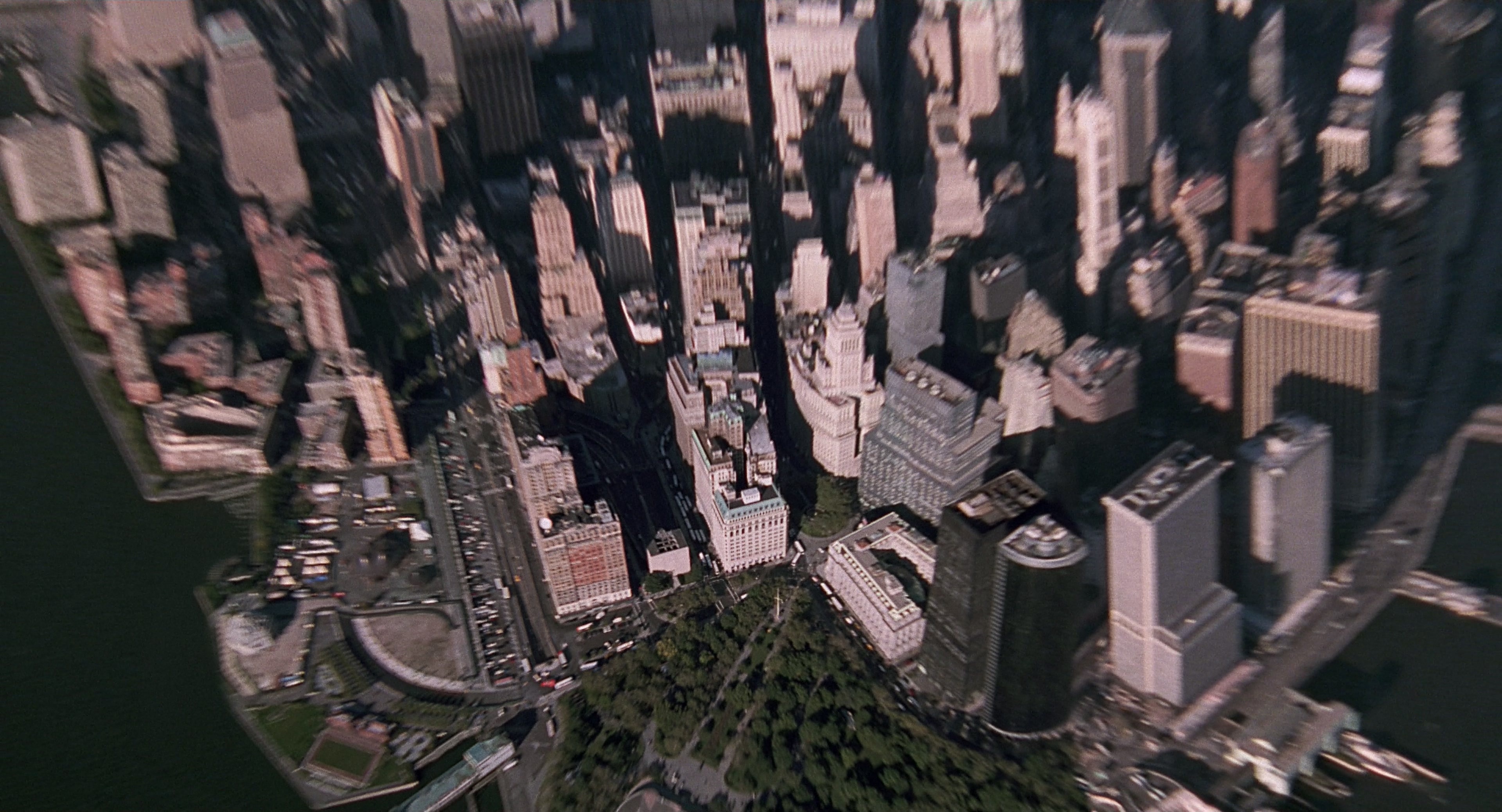 Men in Black (1997), wide, 1.85:1 — film still