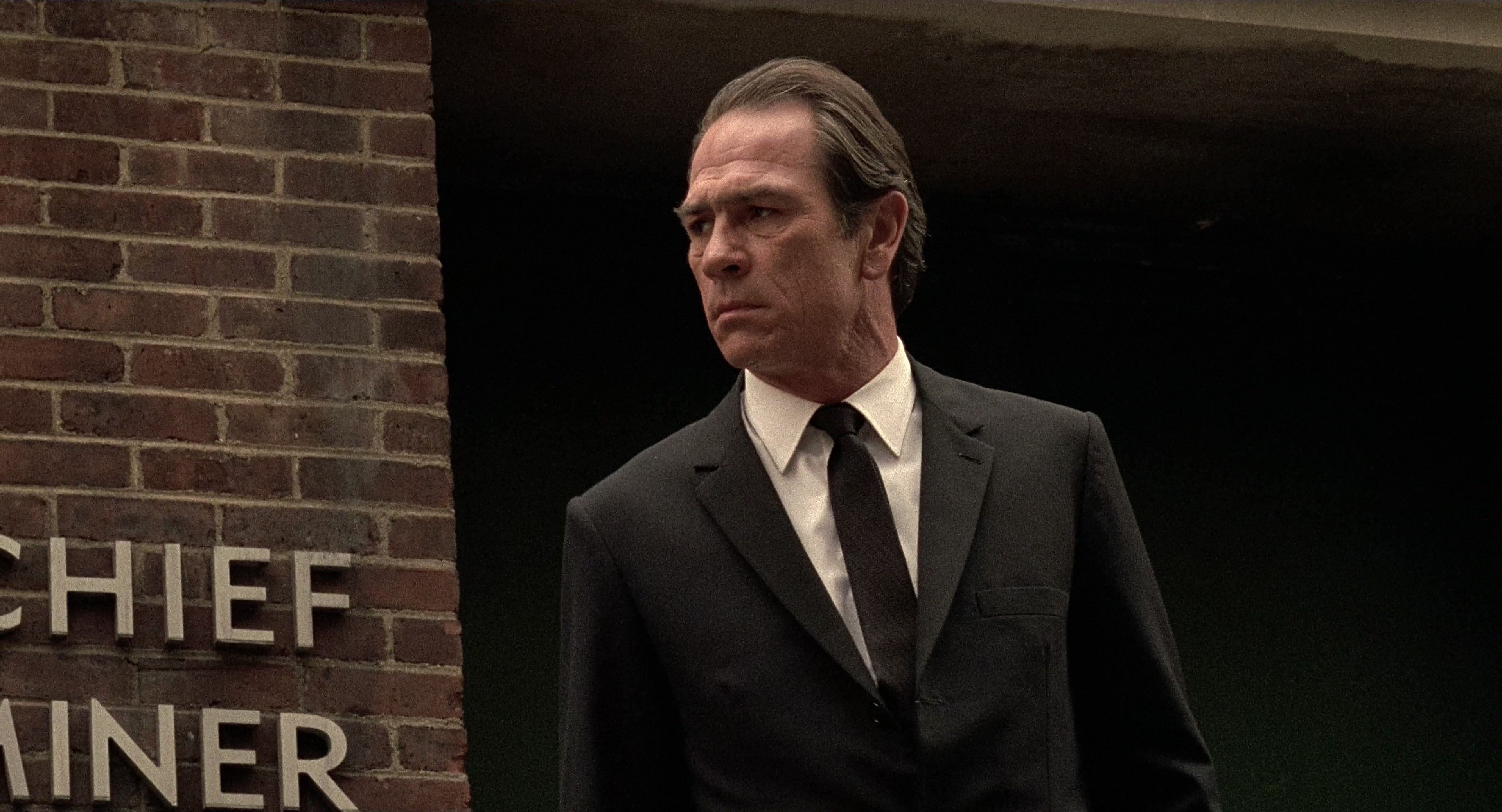 Men in Black (1997), wide, 1.85:1 — film still