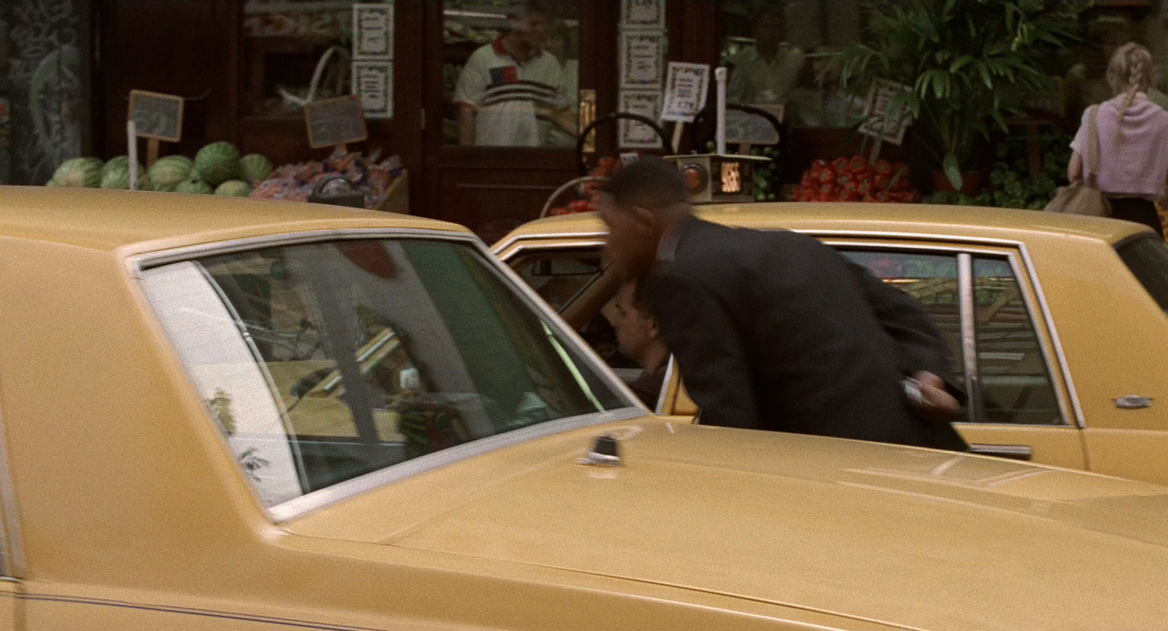 Men in Black (1997), wide, 1.85:1 — film still