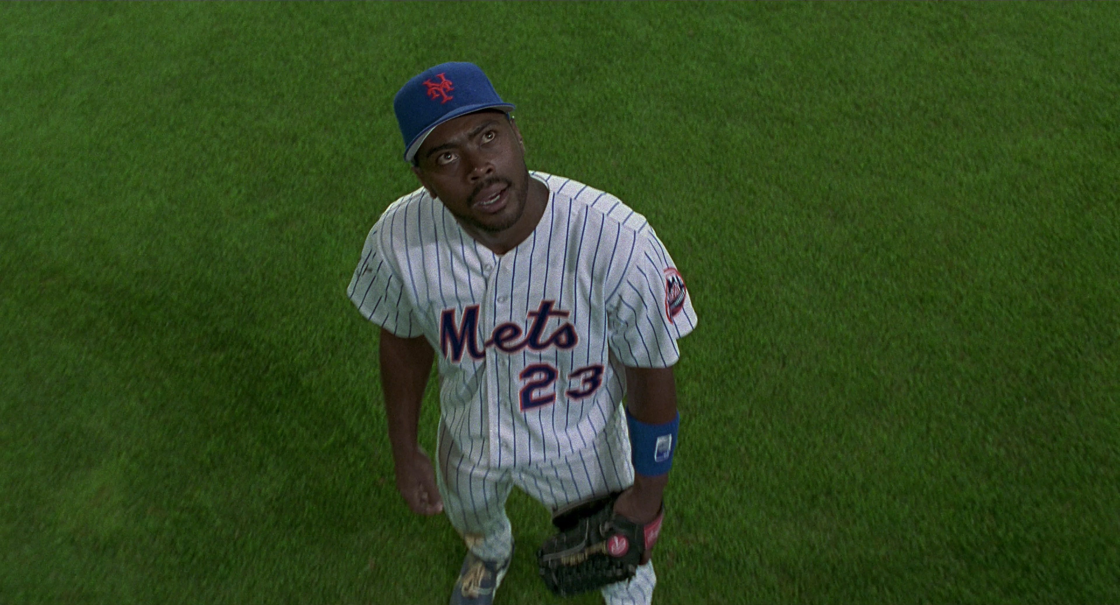 Men in Black (1997), wide, 1.85:1 — film still