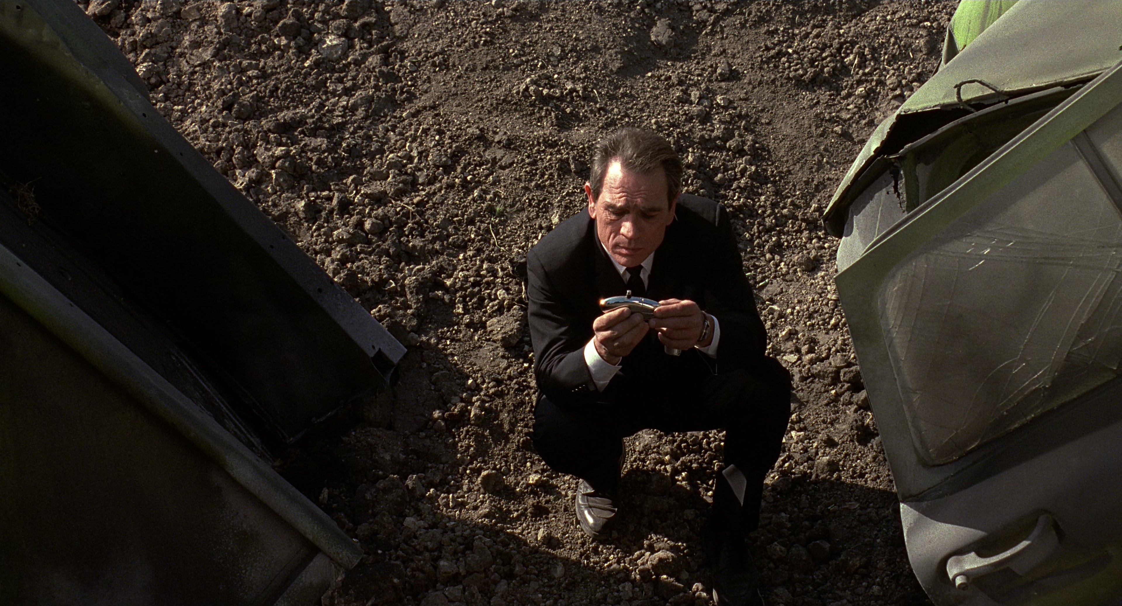 Men in Black (1997), wide, 1.85:1 — film still