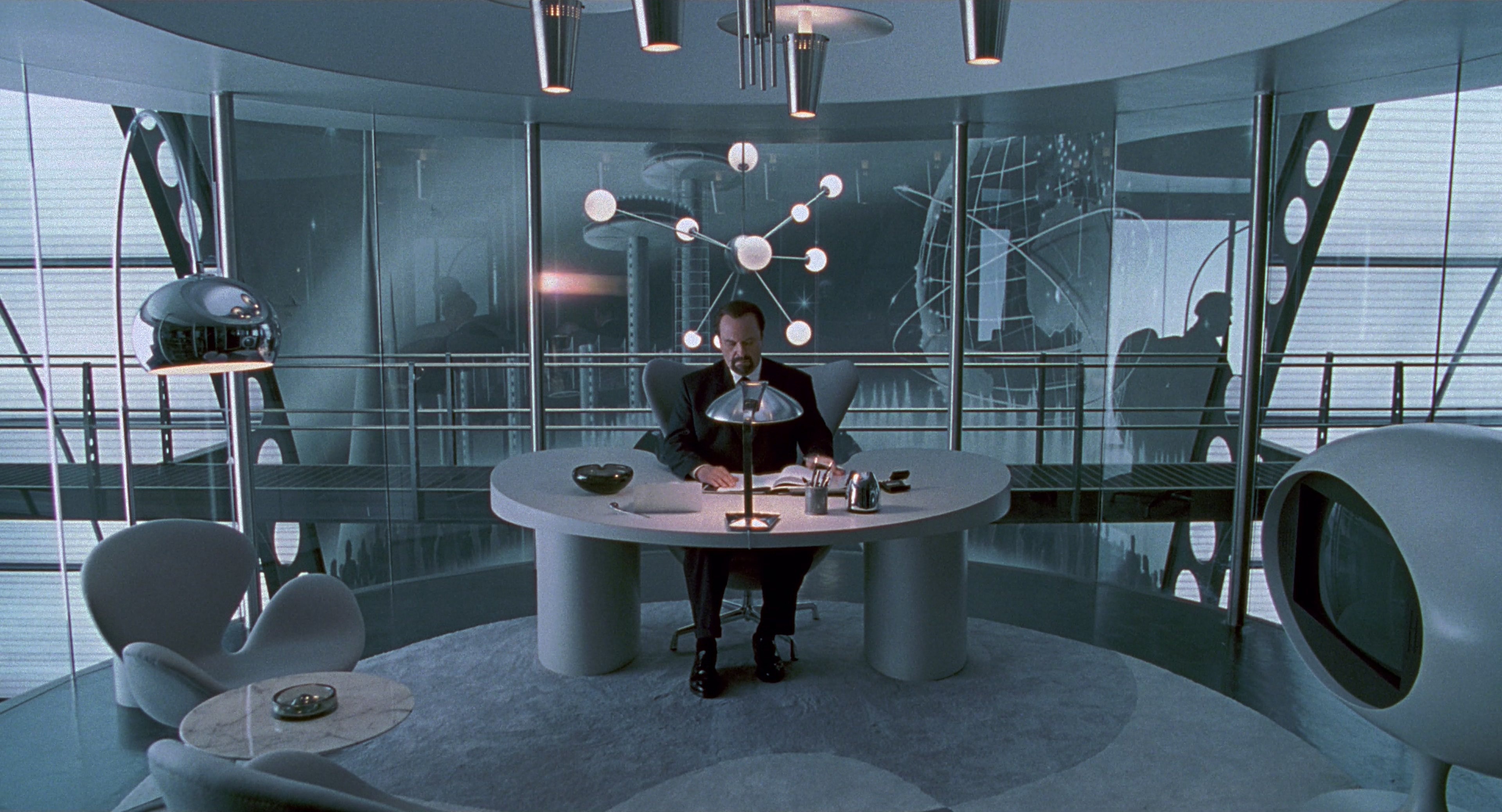 Men in Black (1997), wide, 1.85:1 — film still