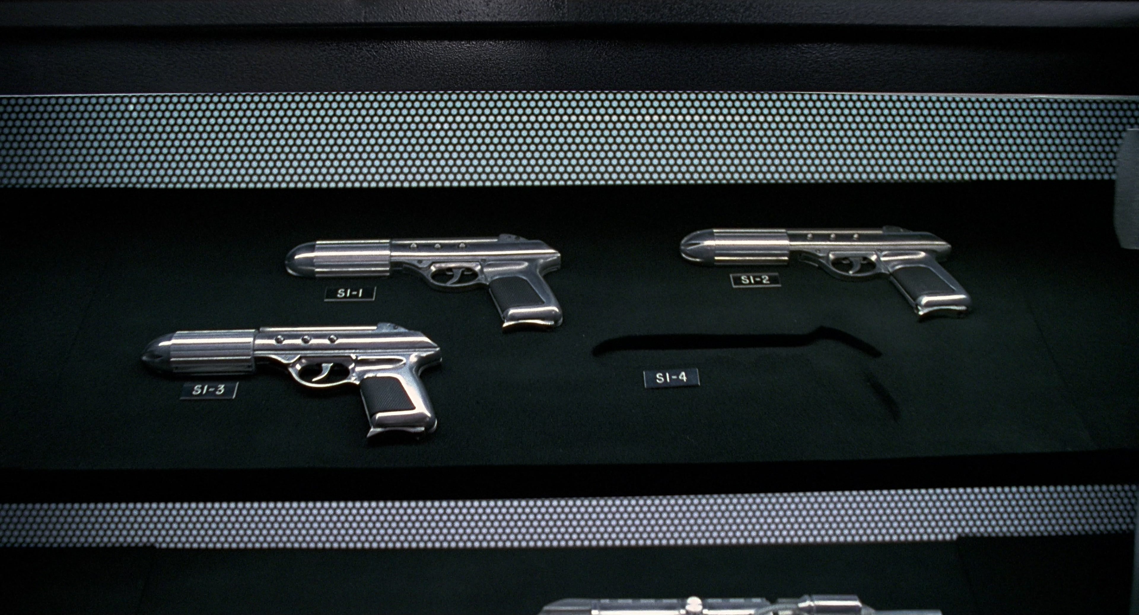 Men in Black (1997), wide, 1.85:1 — film still