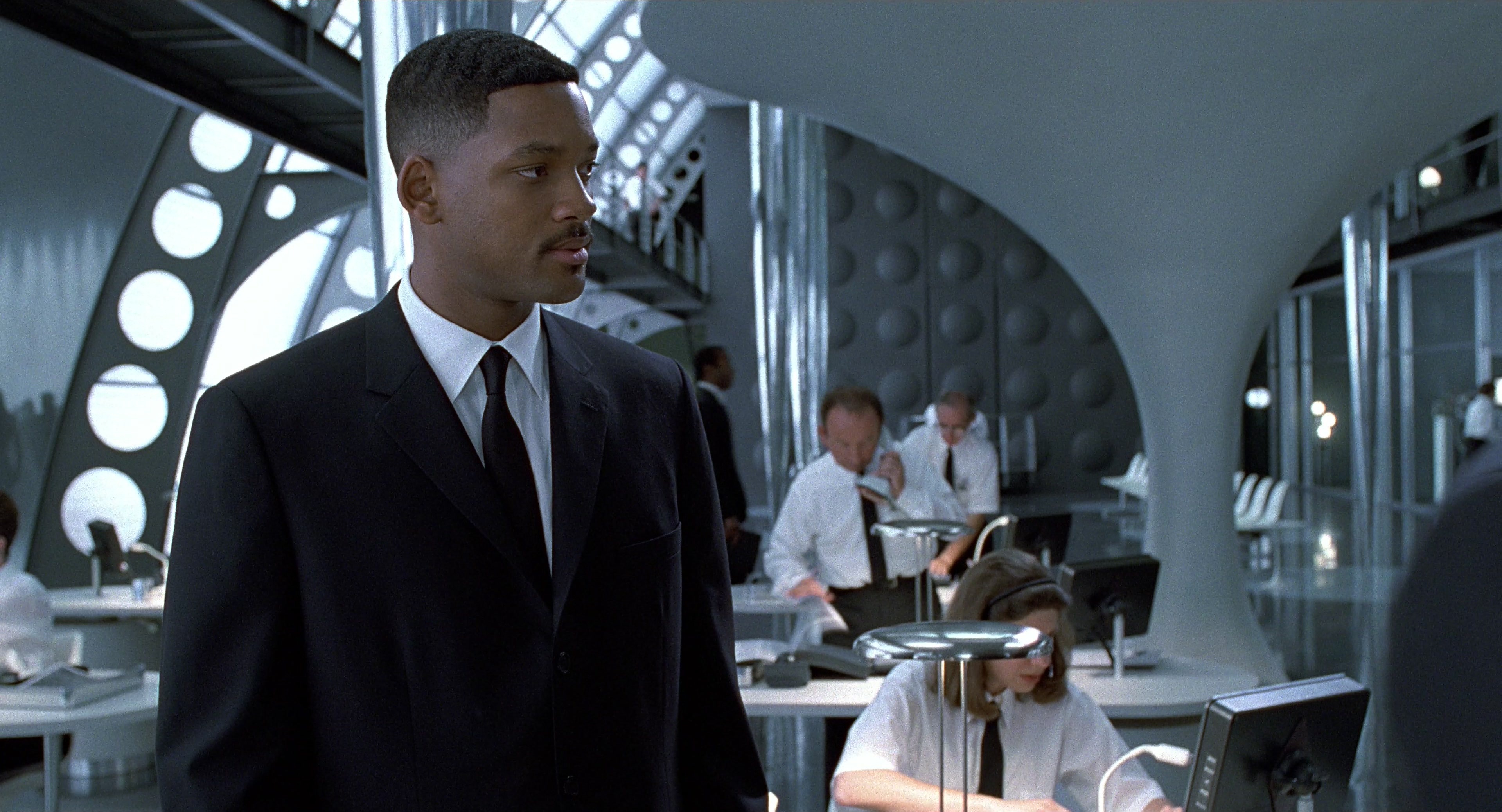Men in Black (1997), wide, 1.85:1 — film still