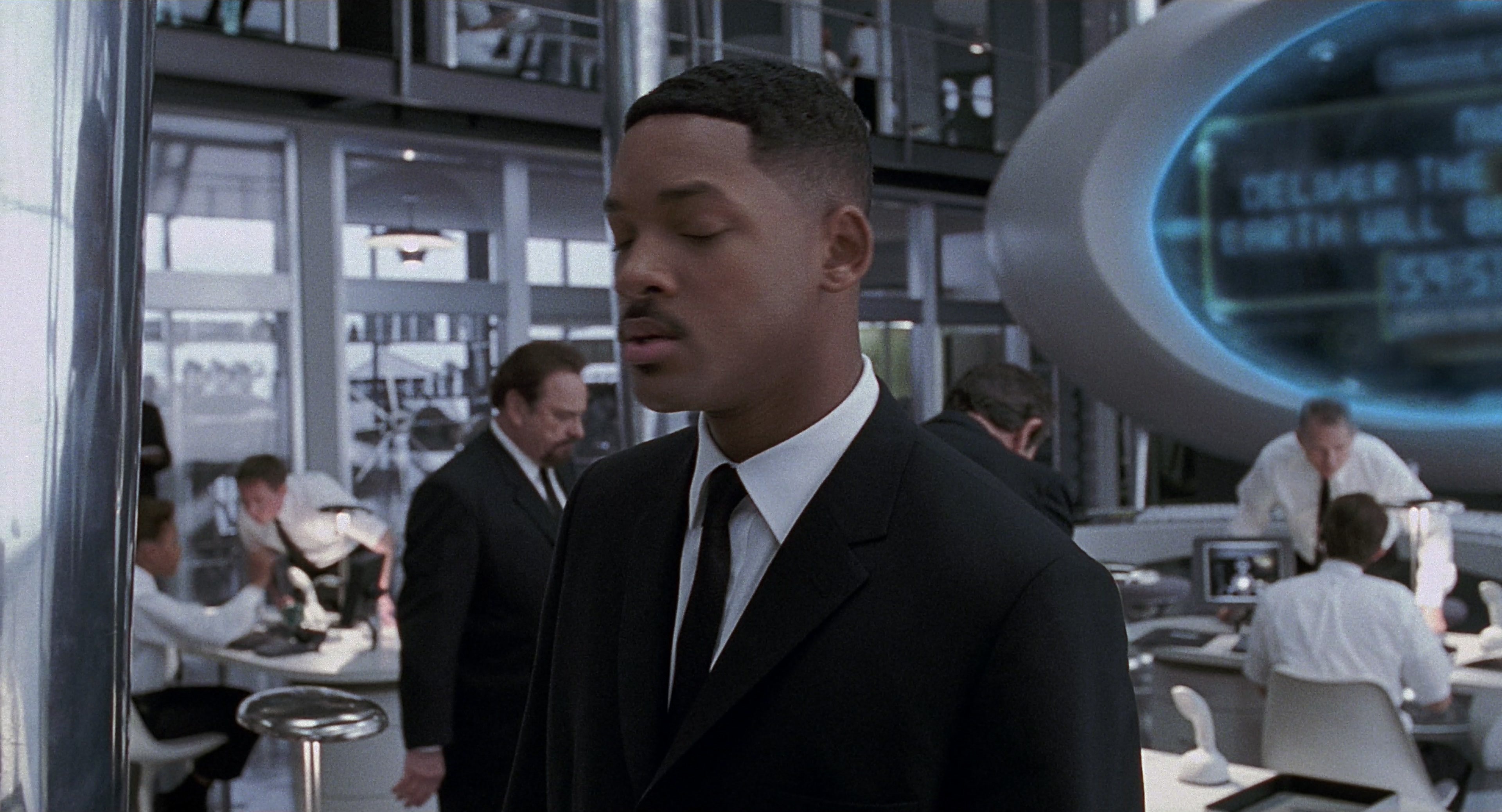 Men in Black (1997), wide, 1.85:1 — film still