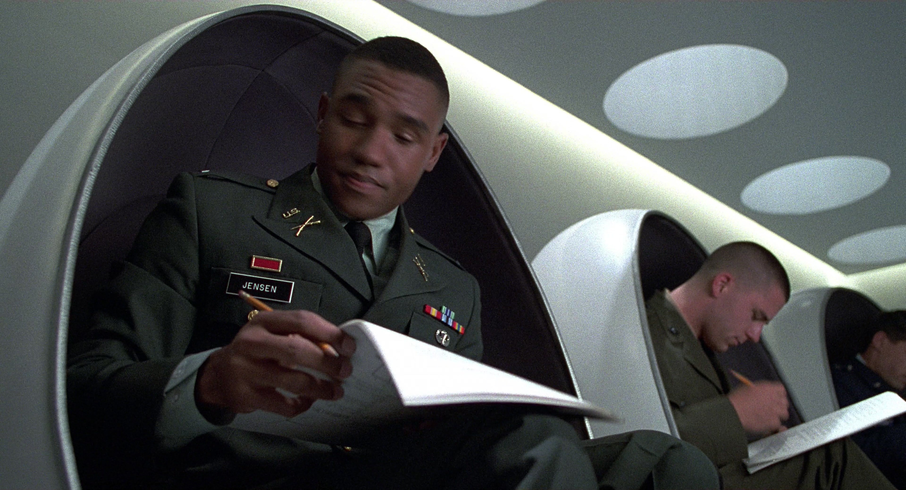 Men in Black (1997), wide, 1.85:1 — film still