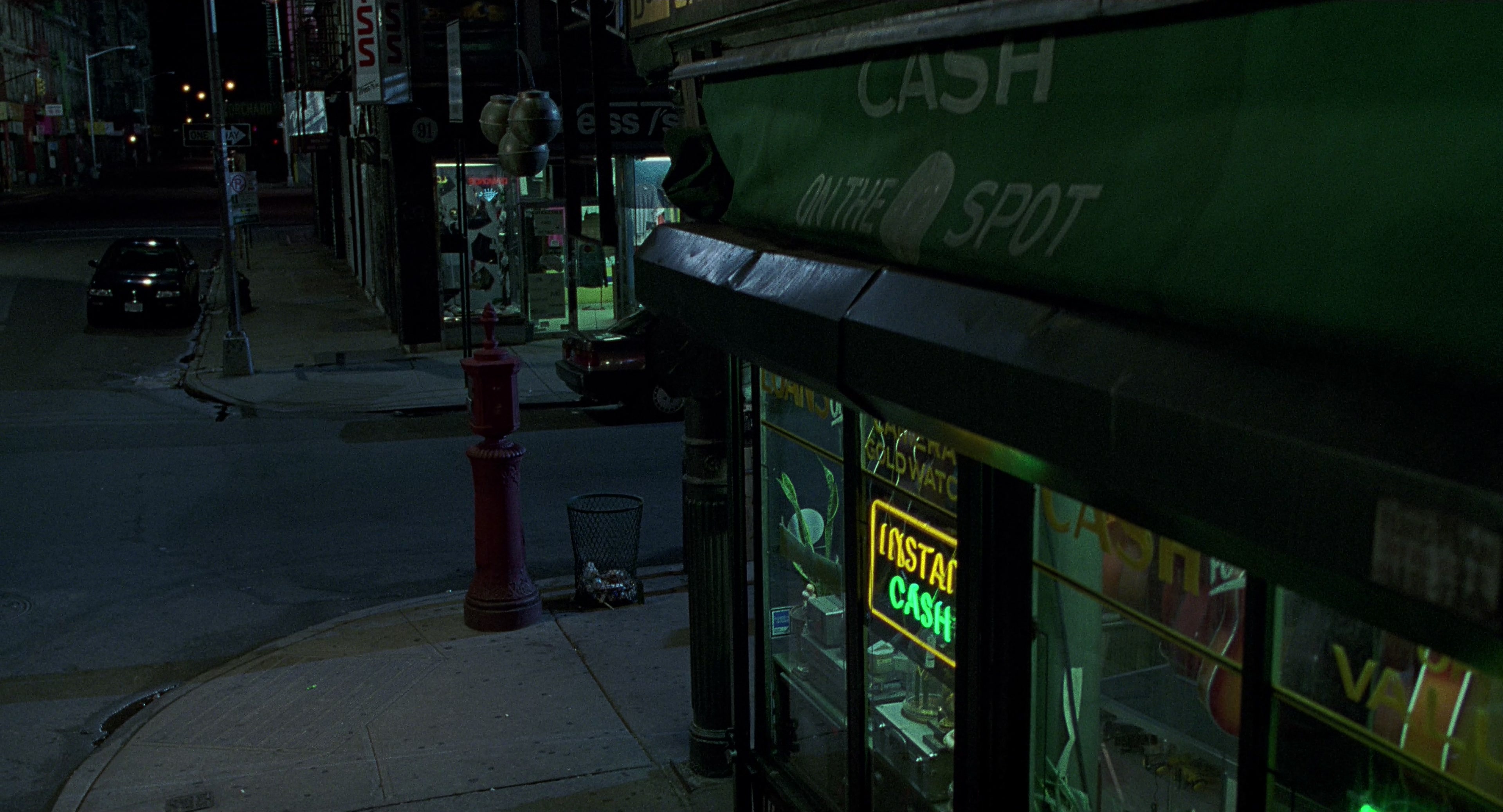 Men in Black (1997), wide, 1.85:1 — film still