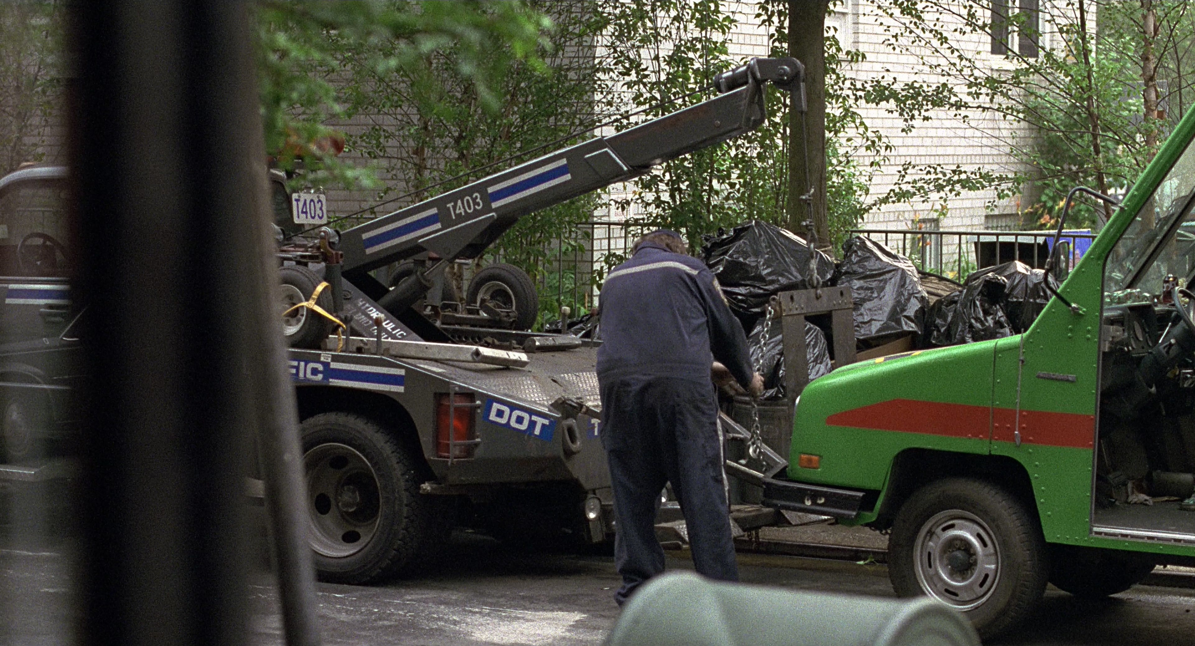 Men in Black (1997), wide, 1.85:1 — film still