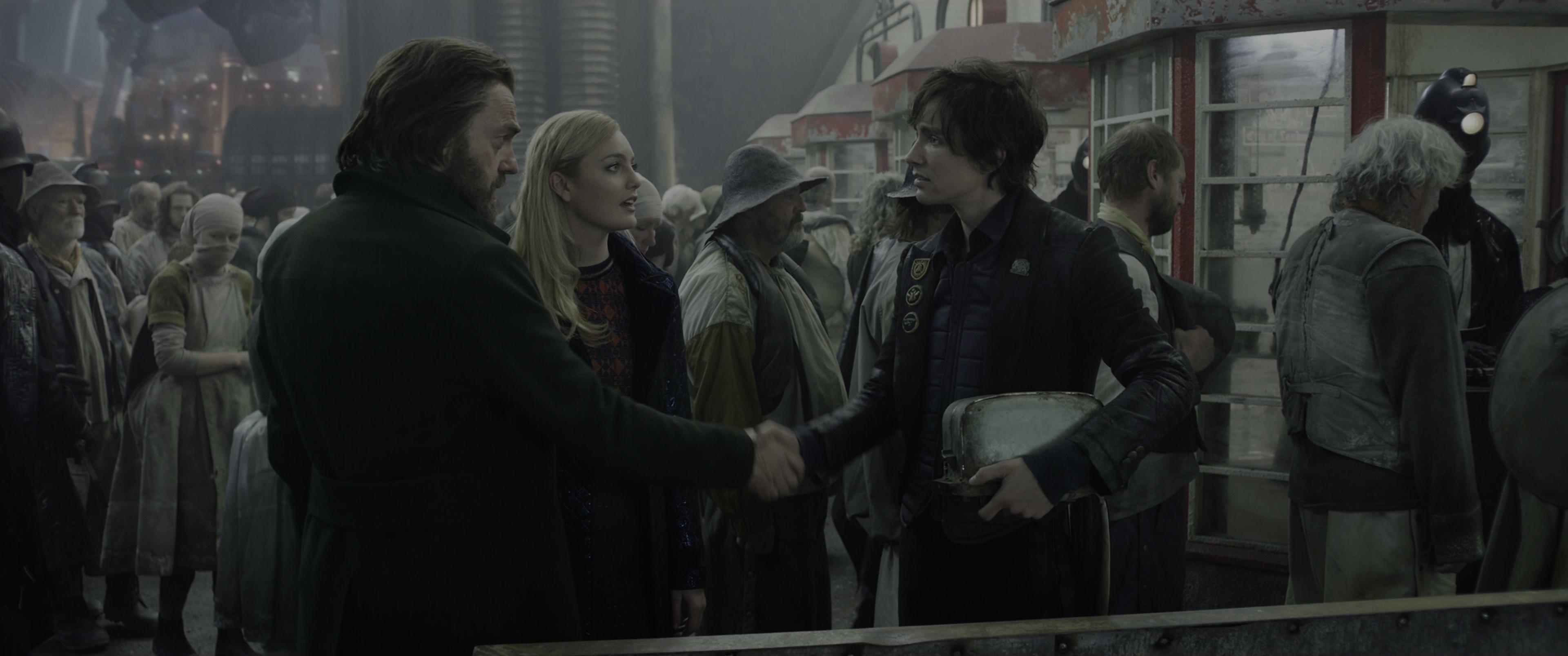 Mortal Engines (2018), wide, 2.39:1 — film still