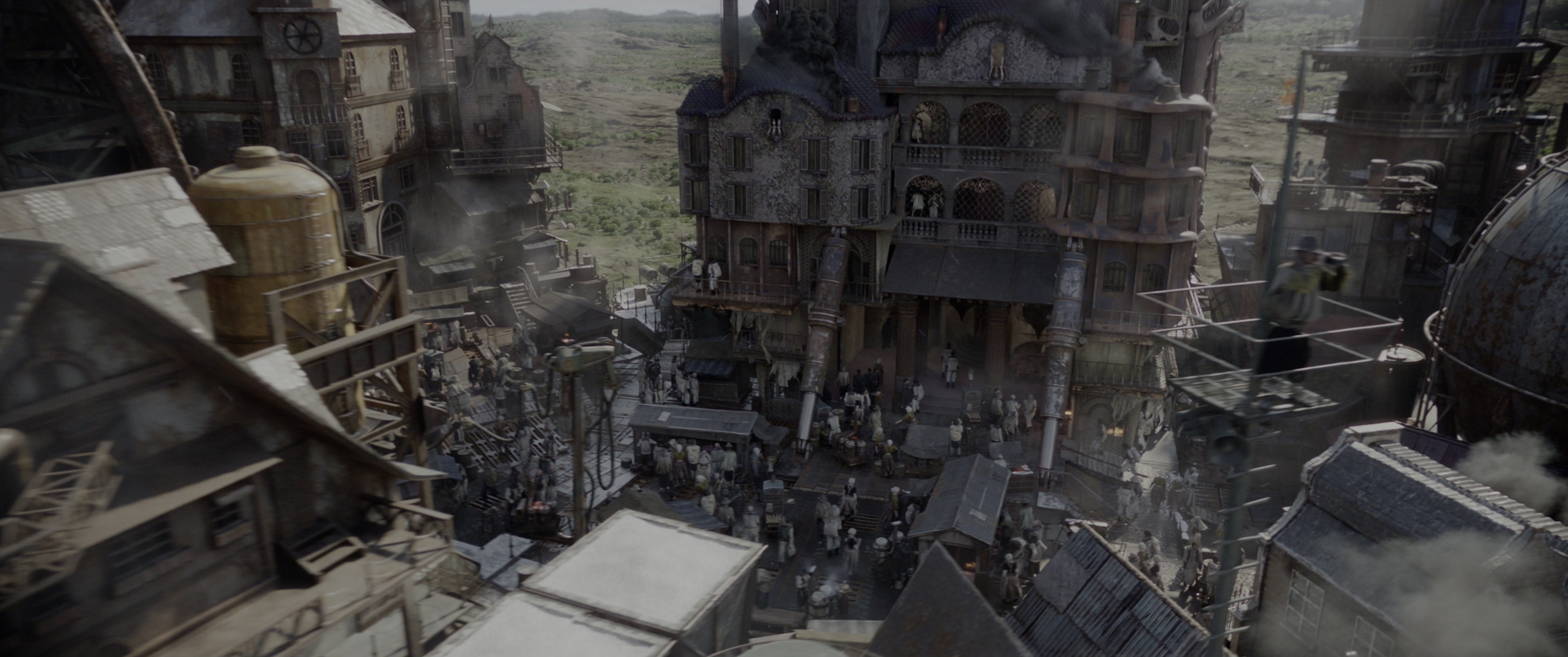 Mortal Engines (2018), wide, 2.39:1 — film still