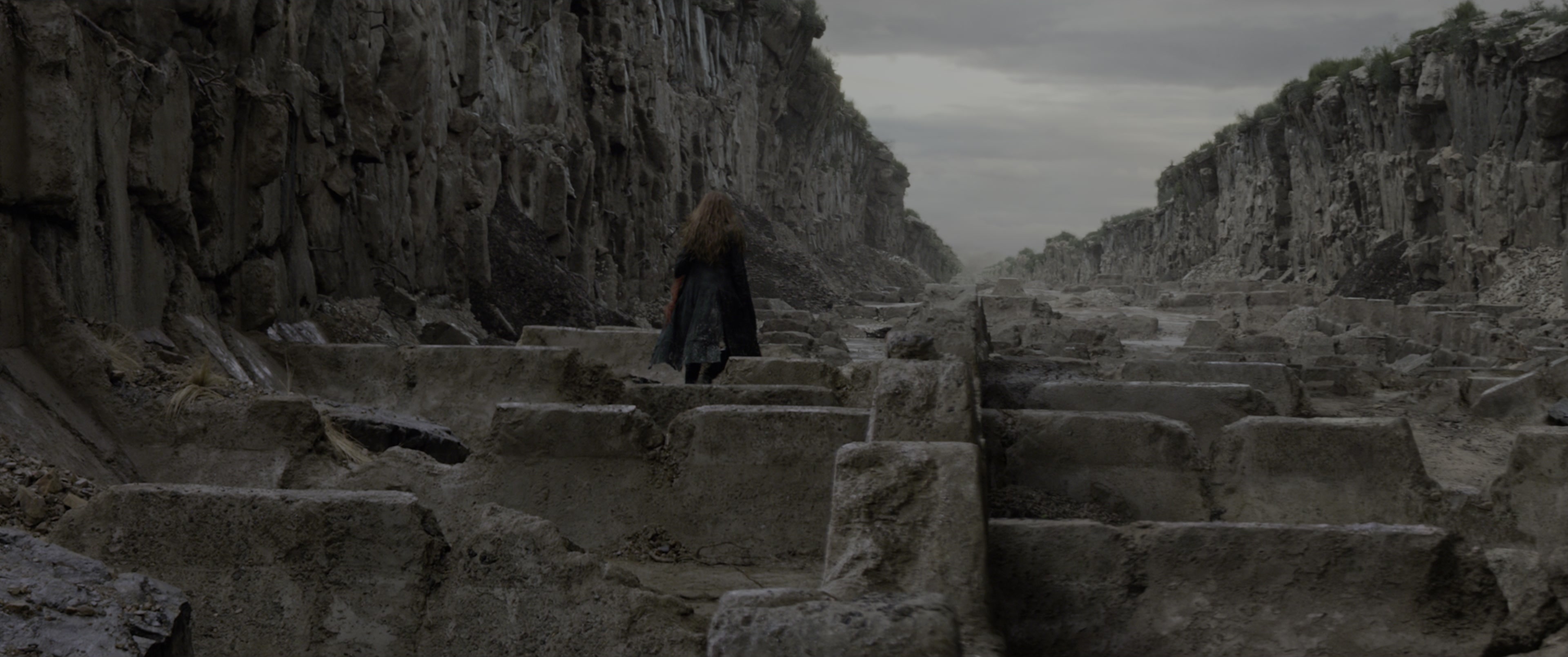 Mortal Engines (2018), wide, 2.39:1 — film still