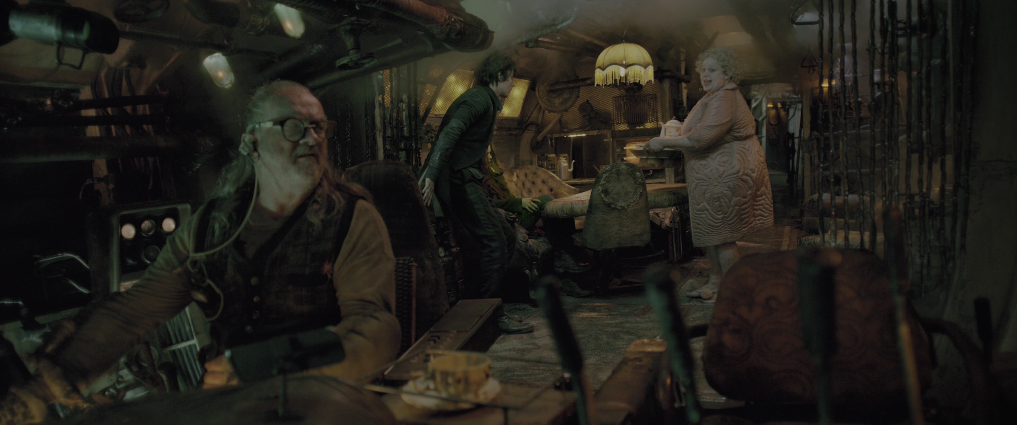 Mortal Engines (2018), wide, 2.39:1 — film still