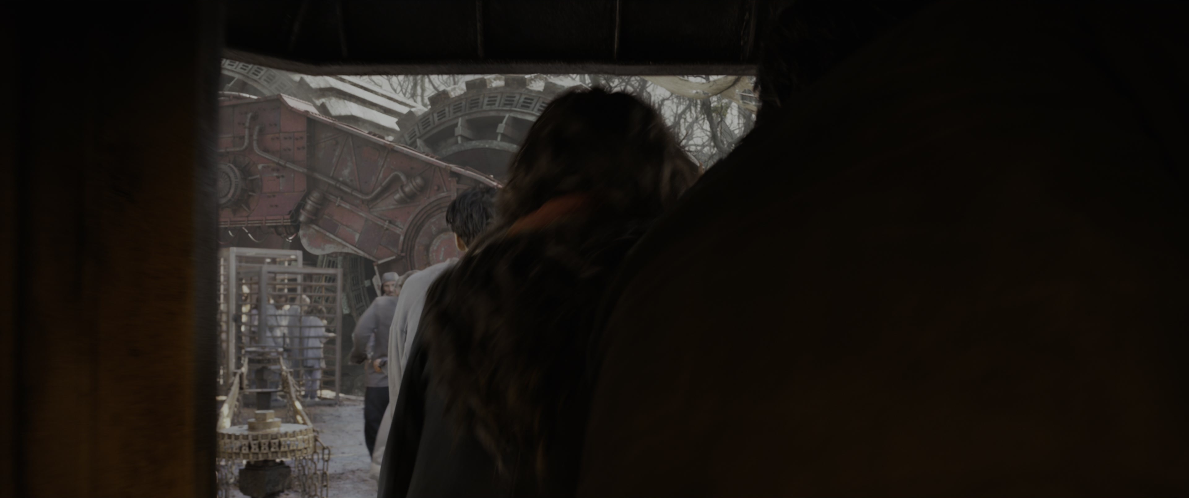 Mortal Engines (2018), wide, 2.39:1 — film still