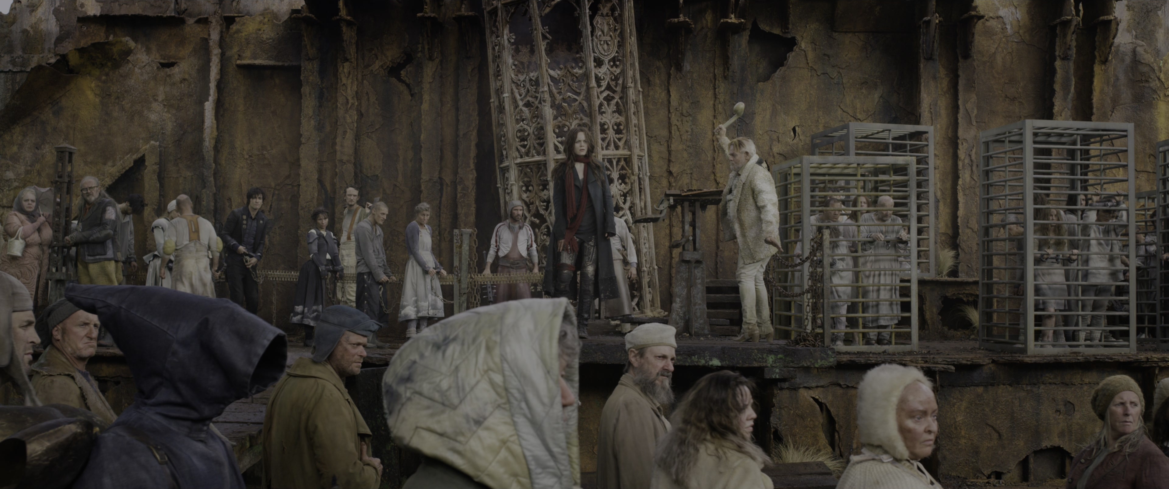 Mortal Engines (2018), wide, 2.39:1 — film still