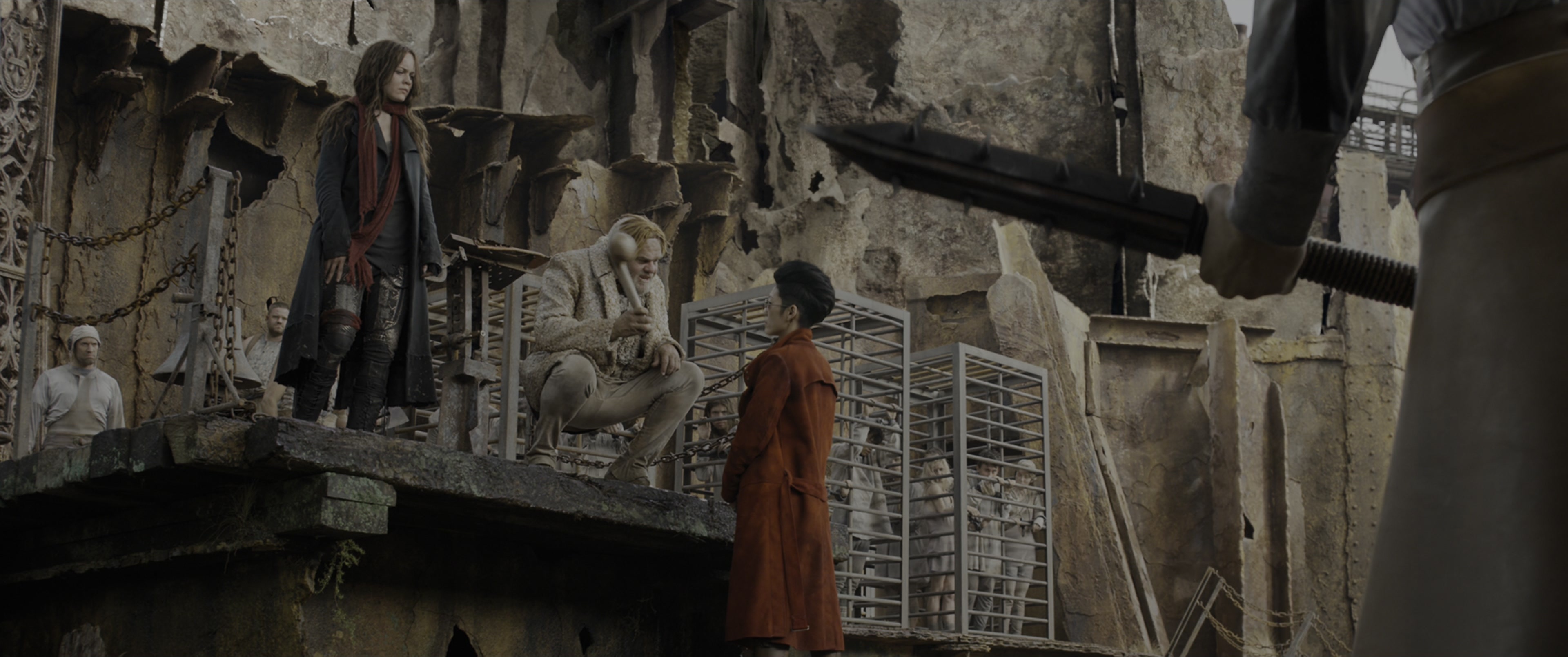 Mortal Engines (2018), wide, 2.39:1 — film still