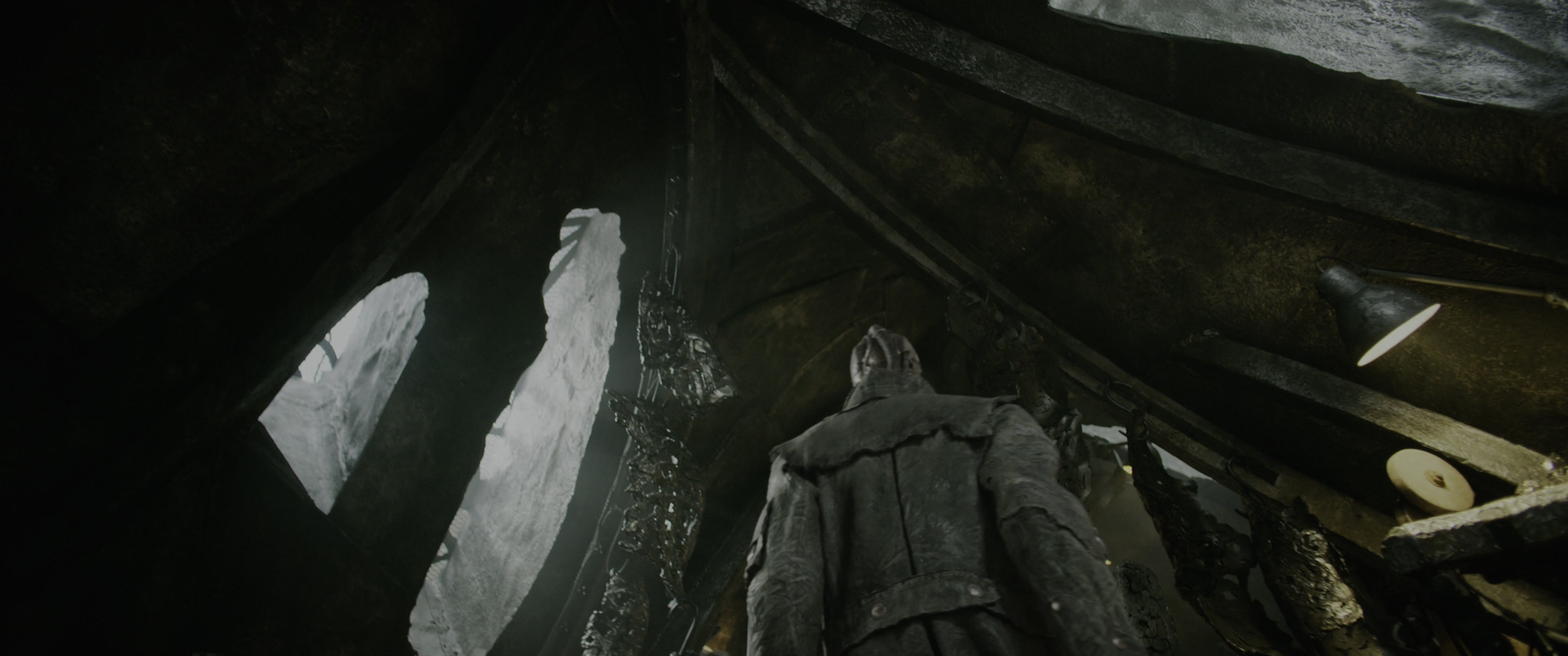 Mortal Engines (2018), wide, 2.39:1 — film still