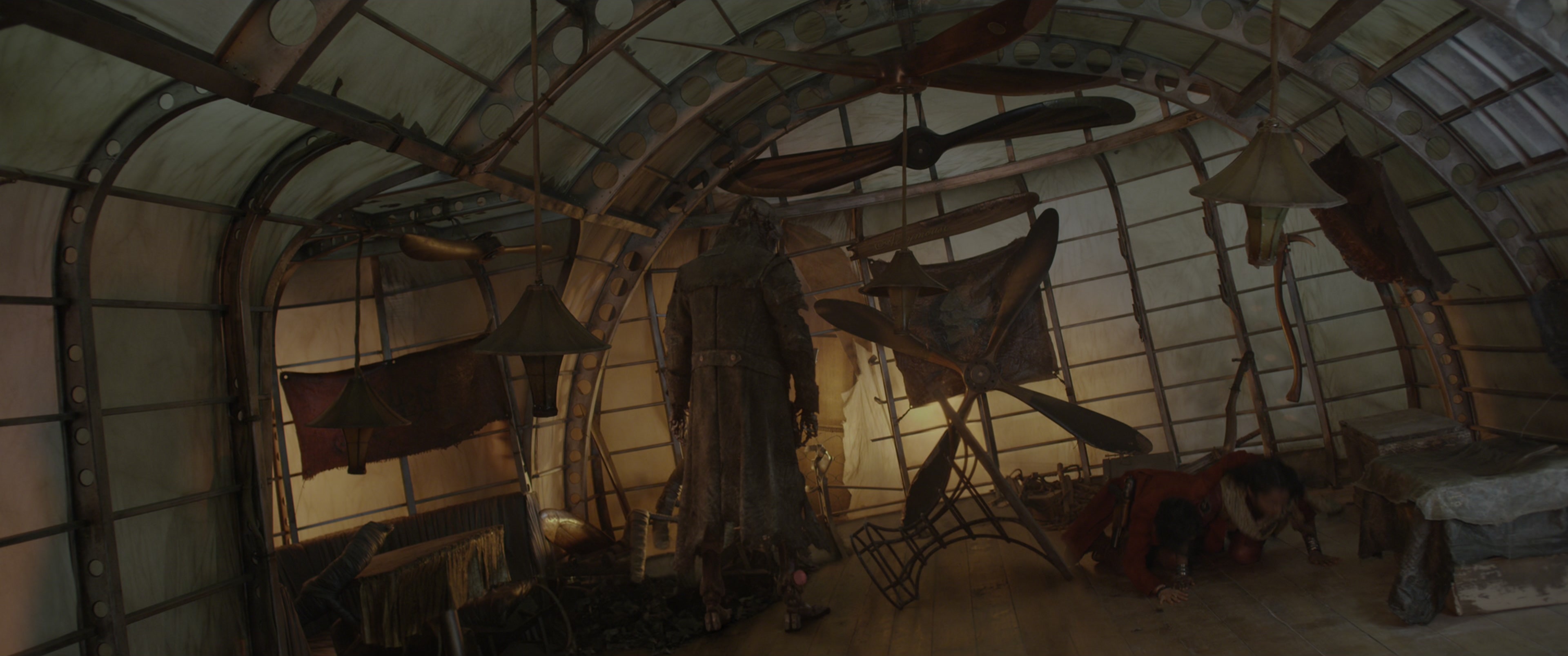 Mortal Engines (2018), wide, 2.39:1 — film still