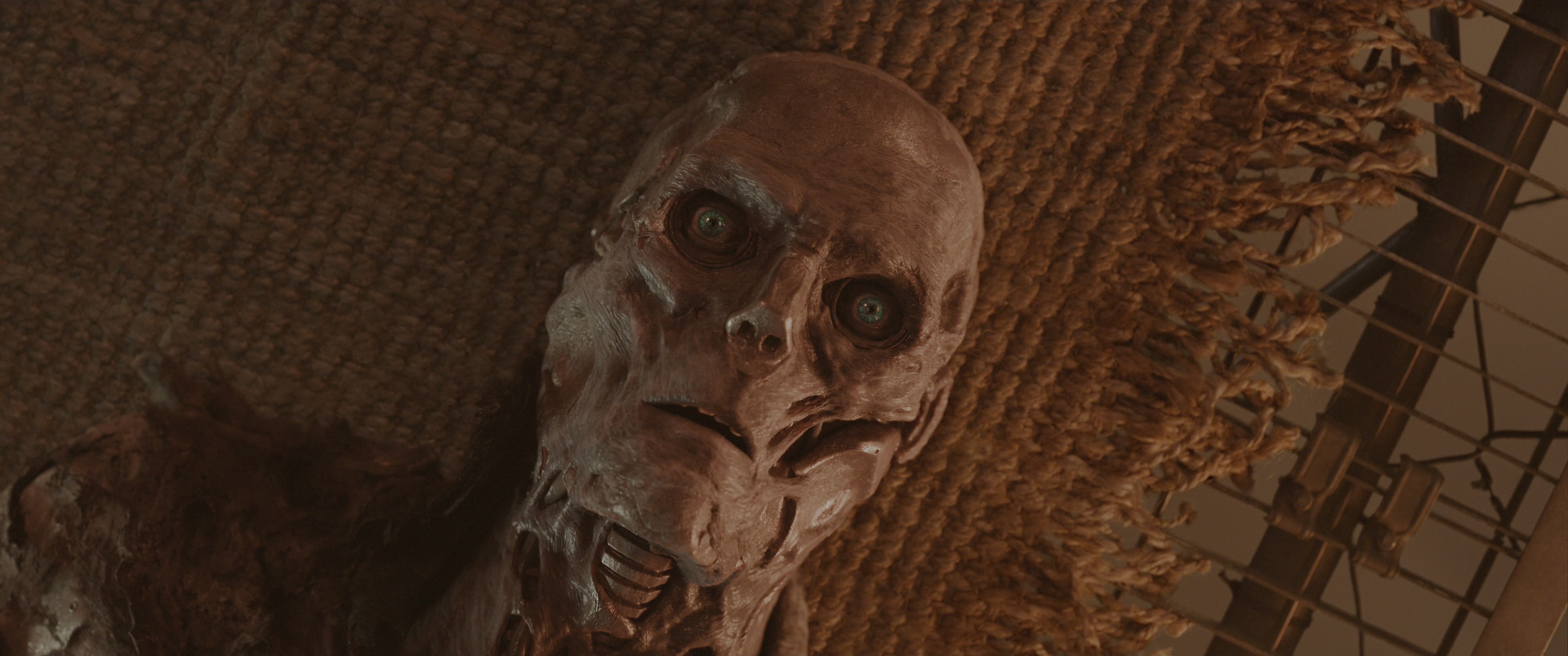 Mortal Engines (2018), wide, 2.39:1 — film still