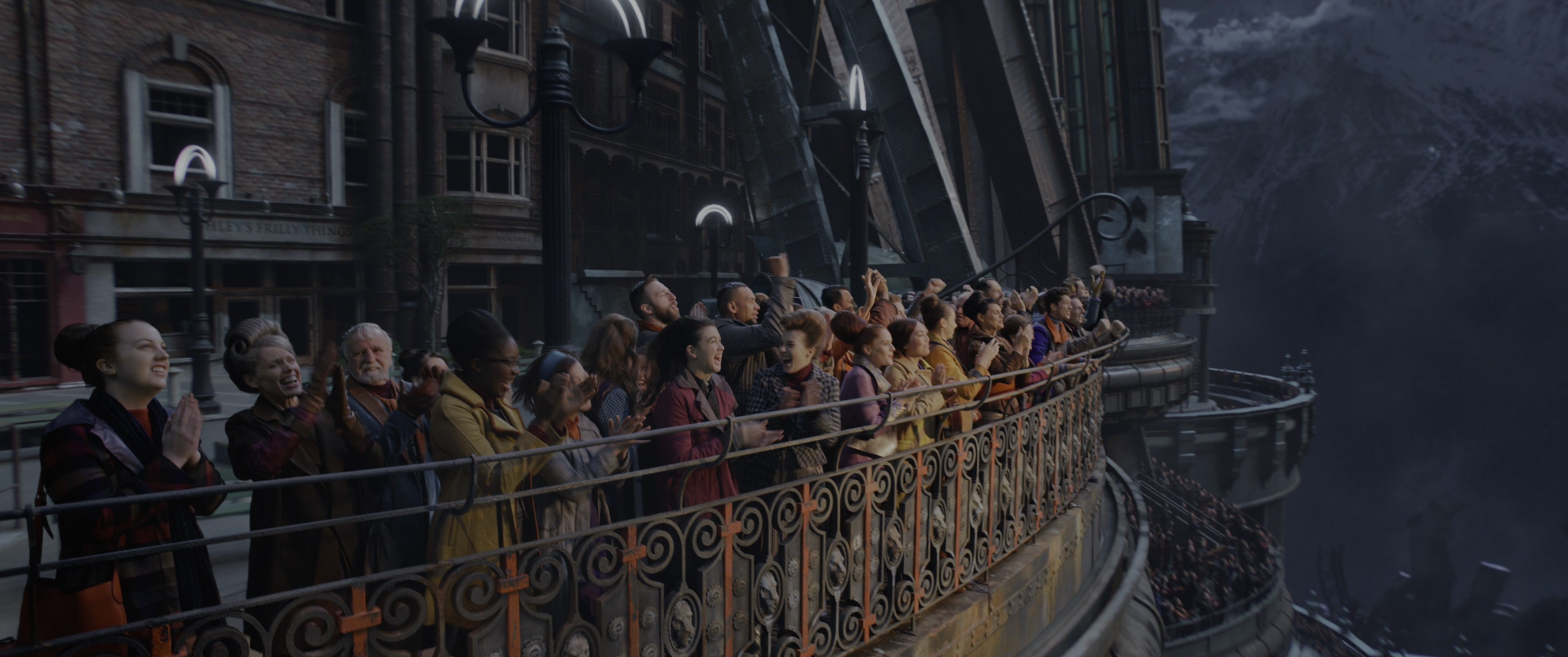 Mortal Engines (2018), wide, 2.39:1 — film still