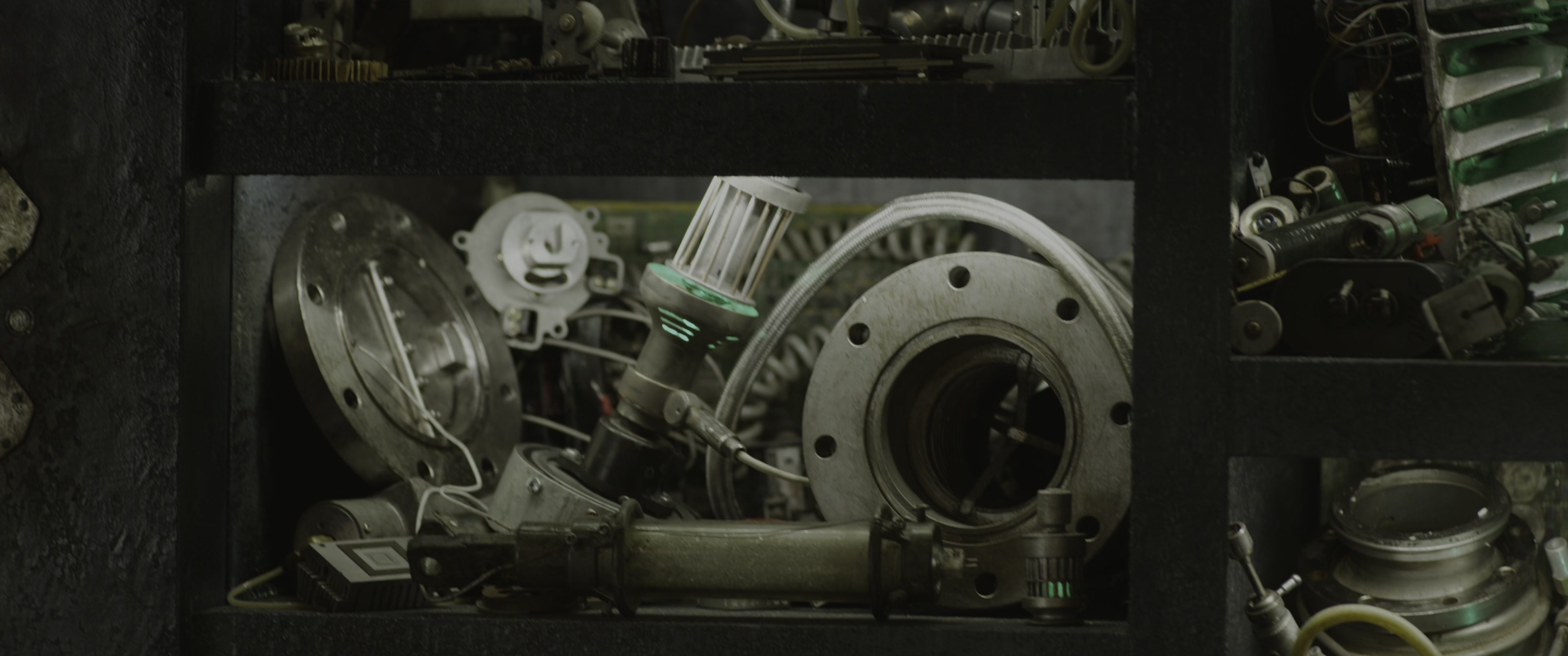 Mortal Engines (2018), wide, 2.39:1 — film still