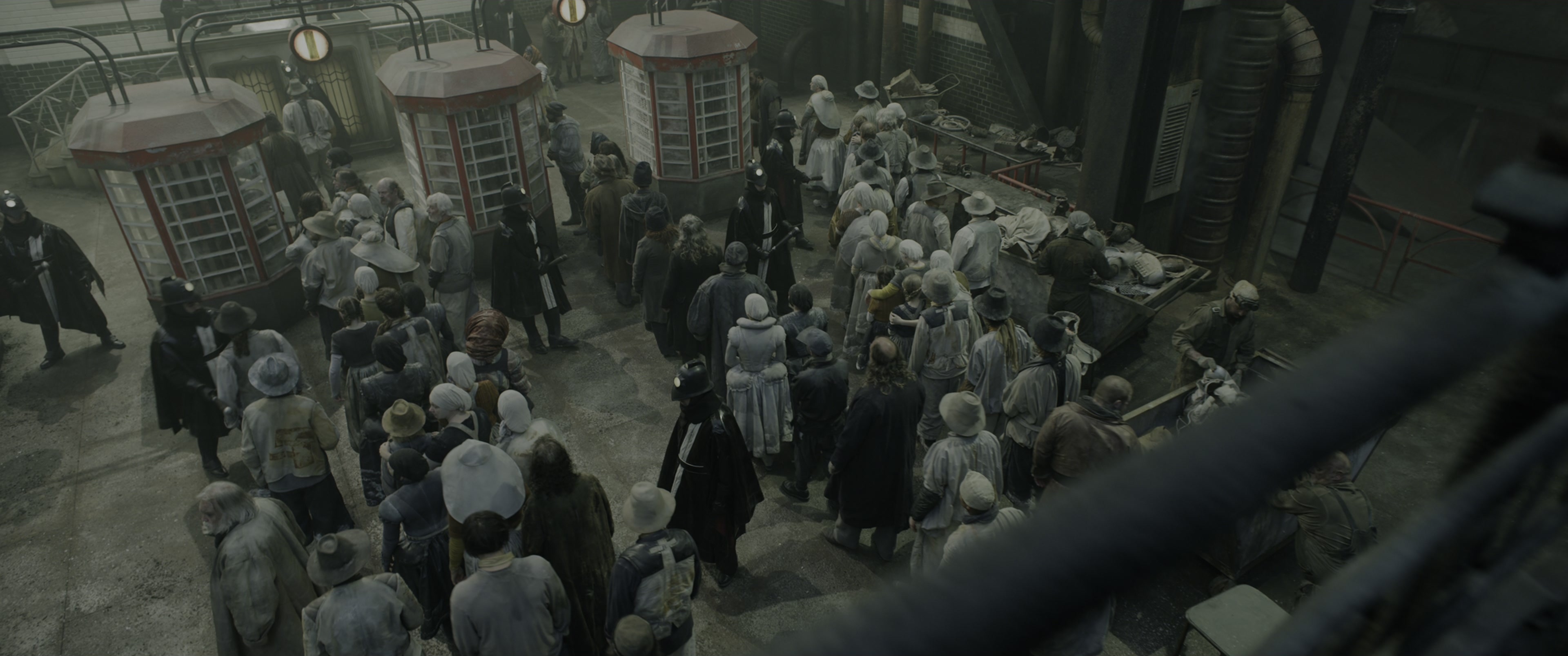 Mortal Engines (2018), wide, 2.39:1 — film still