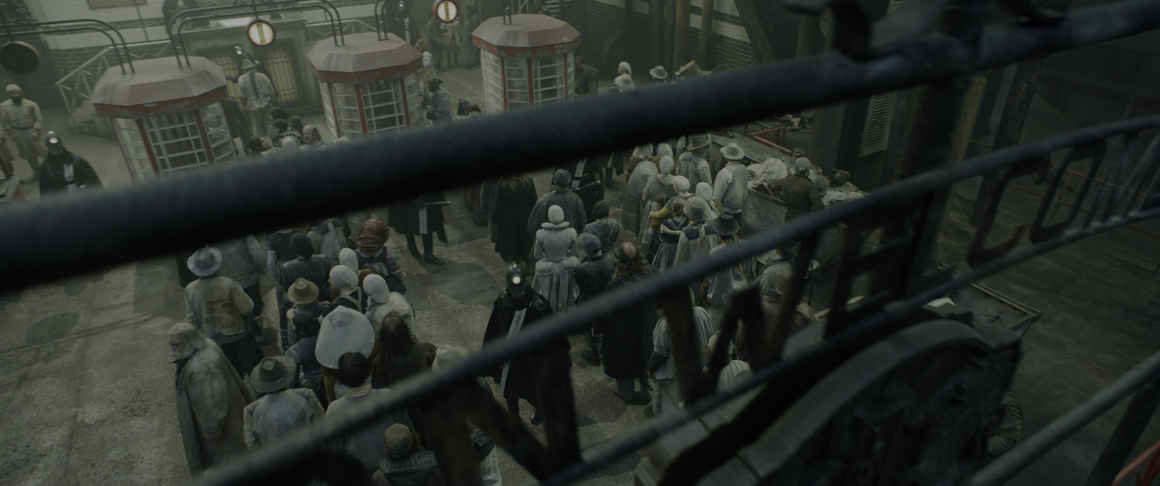 Mortal Engines (2018), wide, 2.39:1 — film still