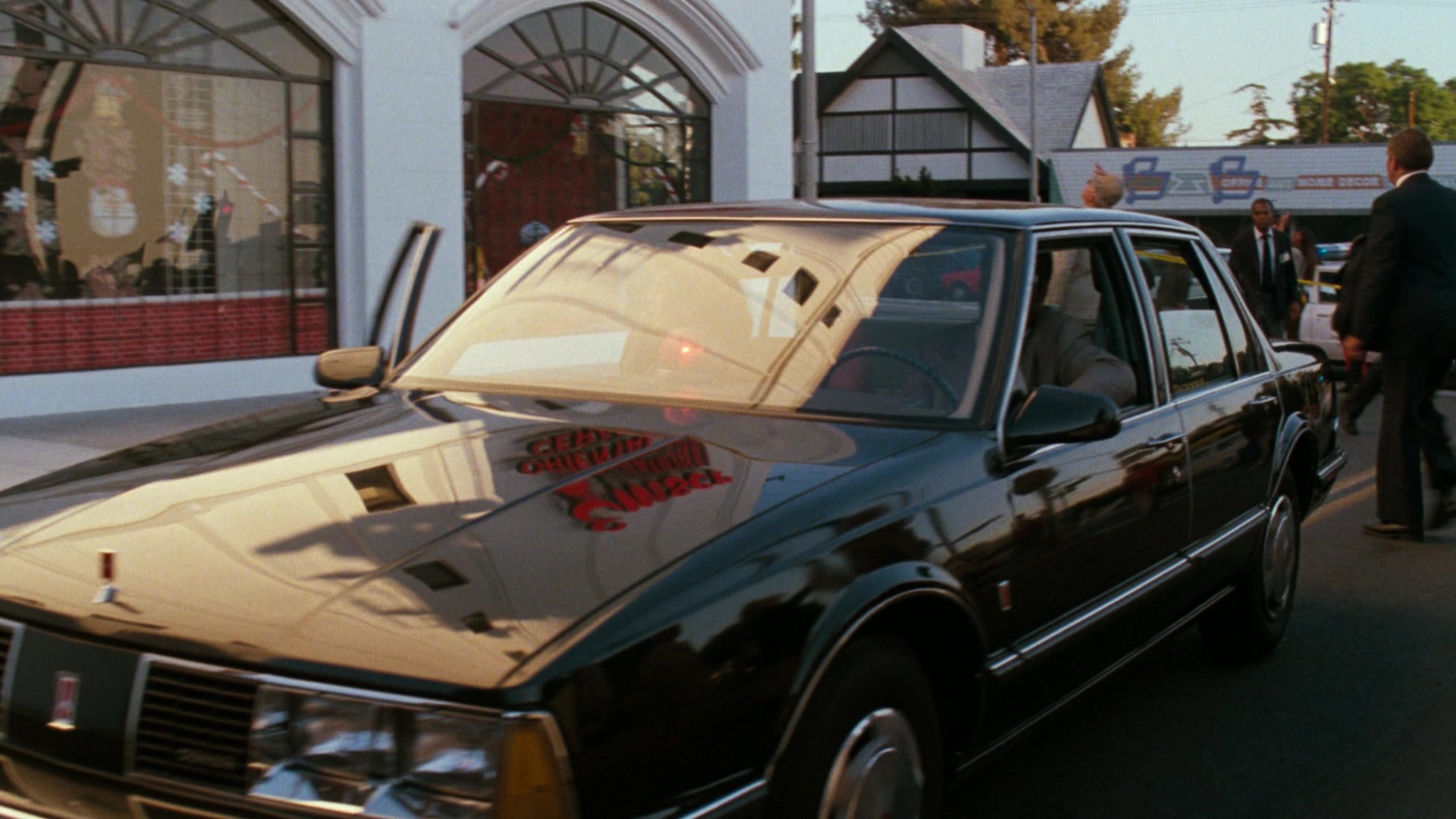 Lethal Weapon (1987), wide, 1.78:1 — film still