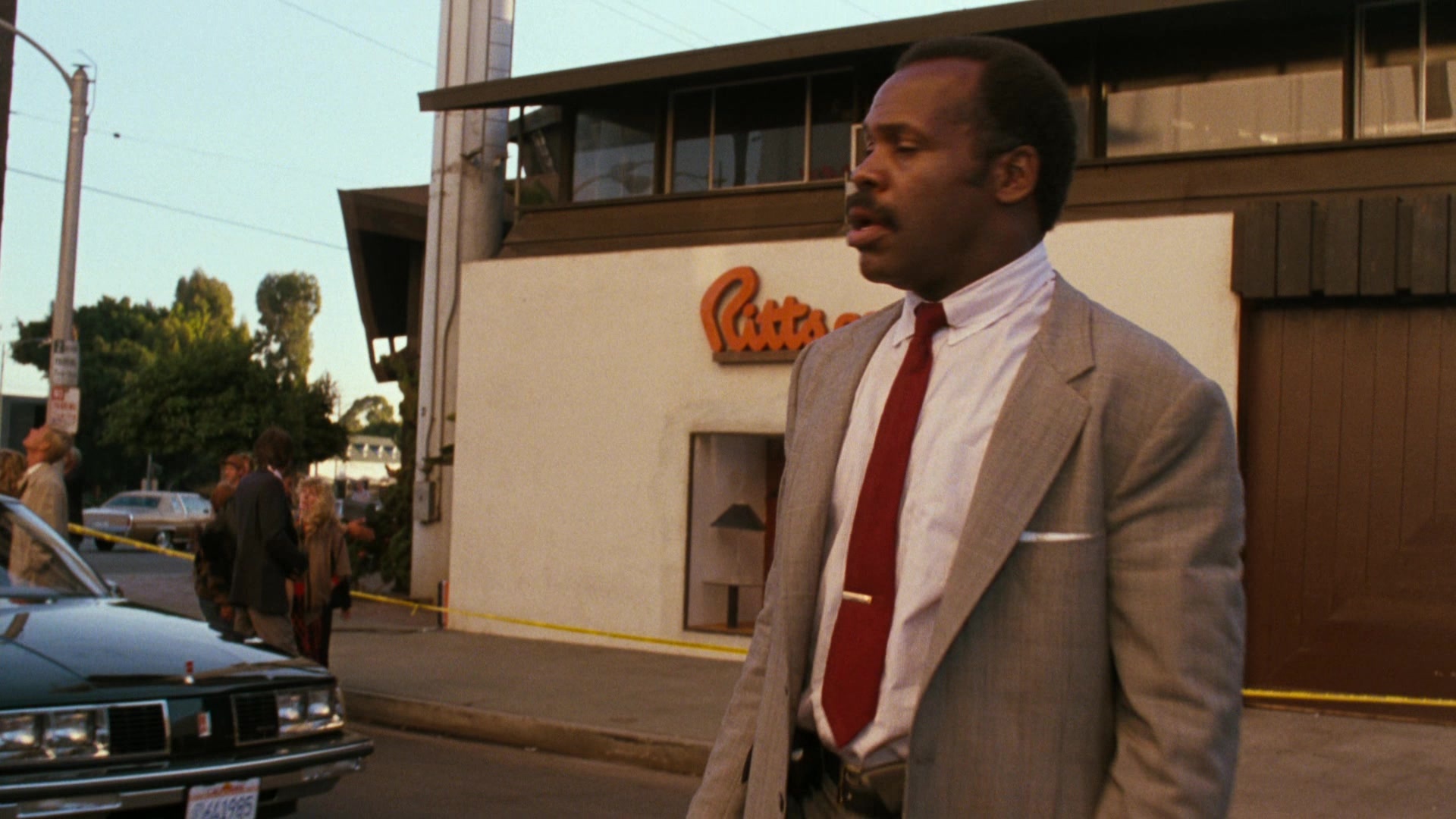 Lethal Weapon (1987), wide, 1.78:1 — film still