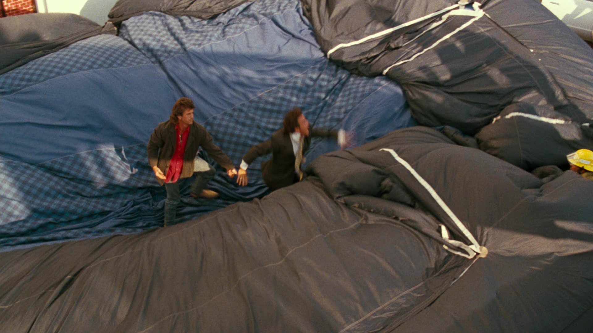 Lethal Weapon (1987), wide, 1.78:1 — film still