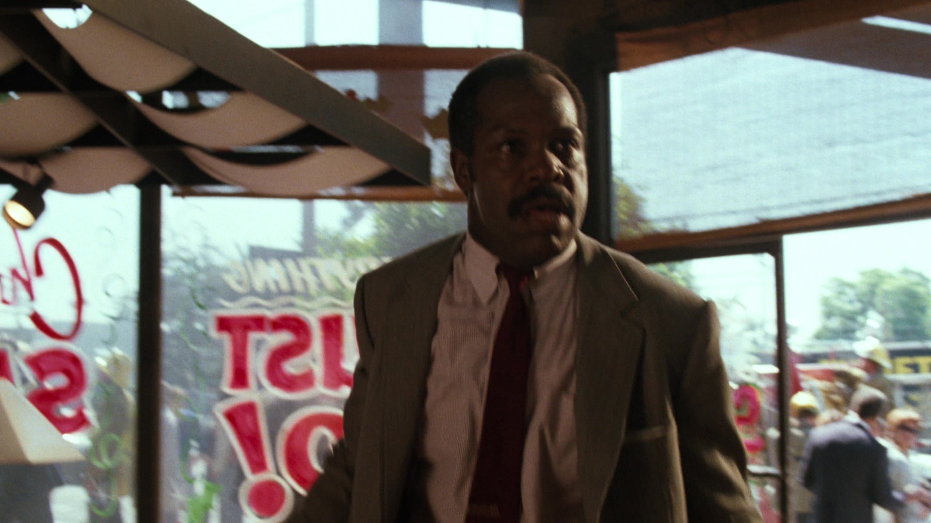 Lethal Weapon (1987), wide, 1.78:1 — film still
