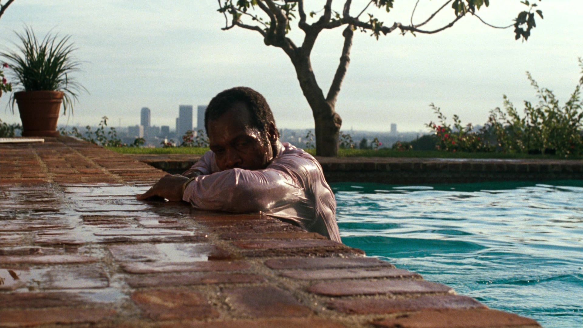 Lethal Weapon (1987), wide, 1.78:1 — film still