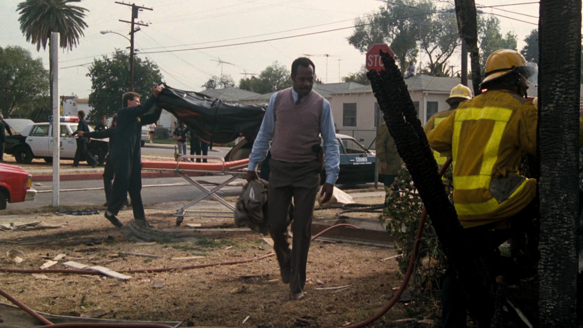 Lethal Weapon (1987), wide, 1.78:1 — film still