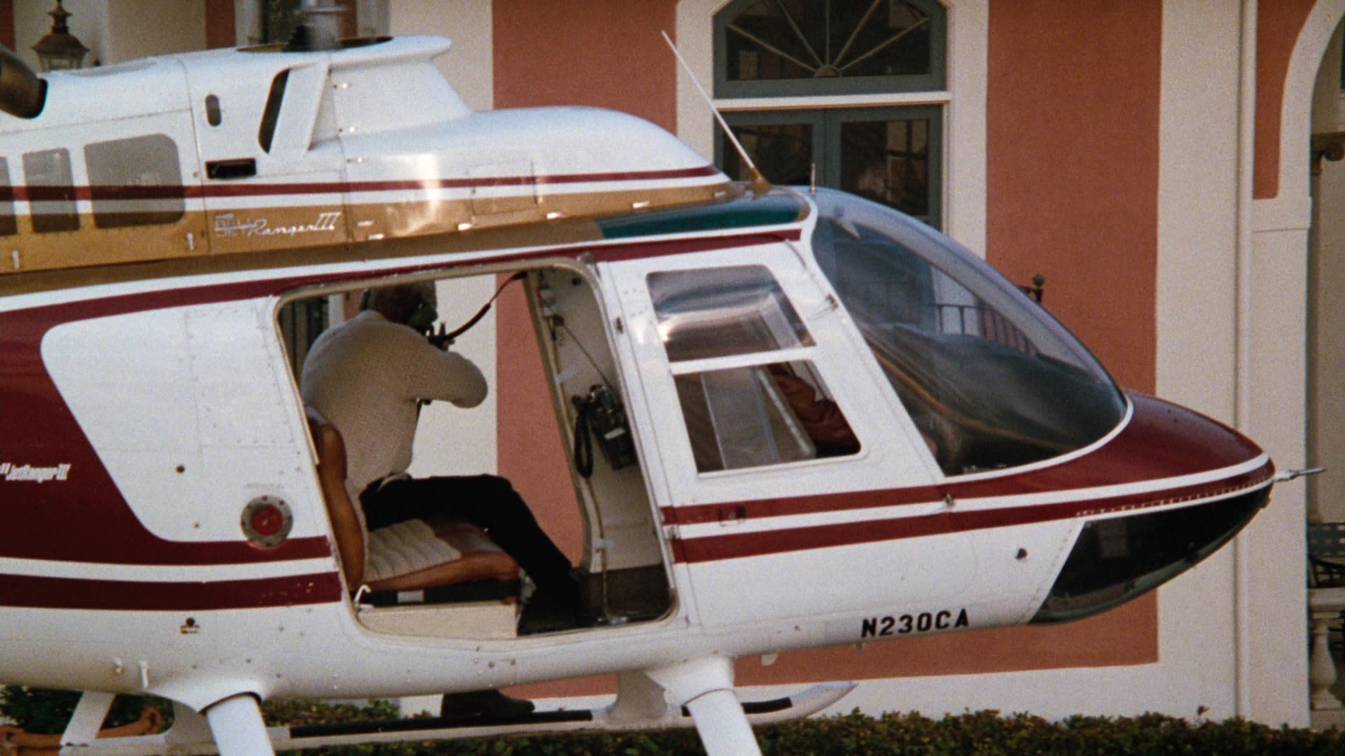 Lethal Weapon (1987), wide, 1.78:1 — film still