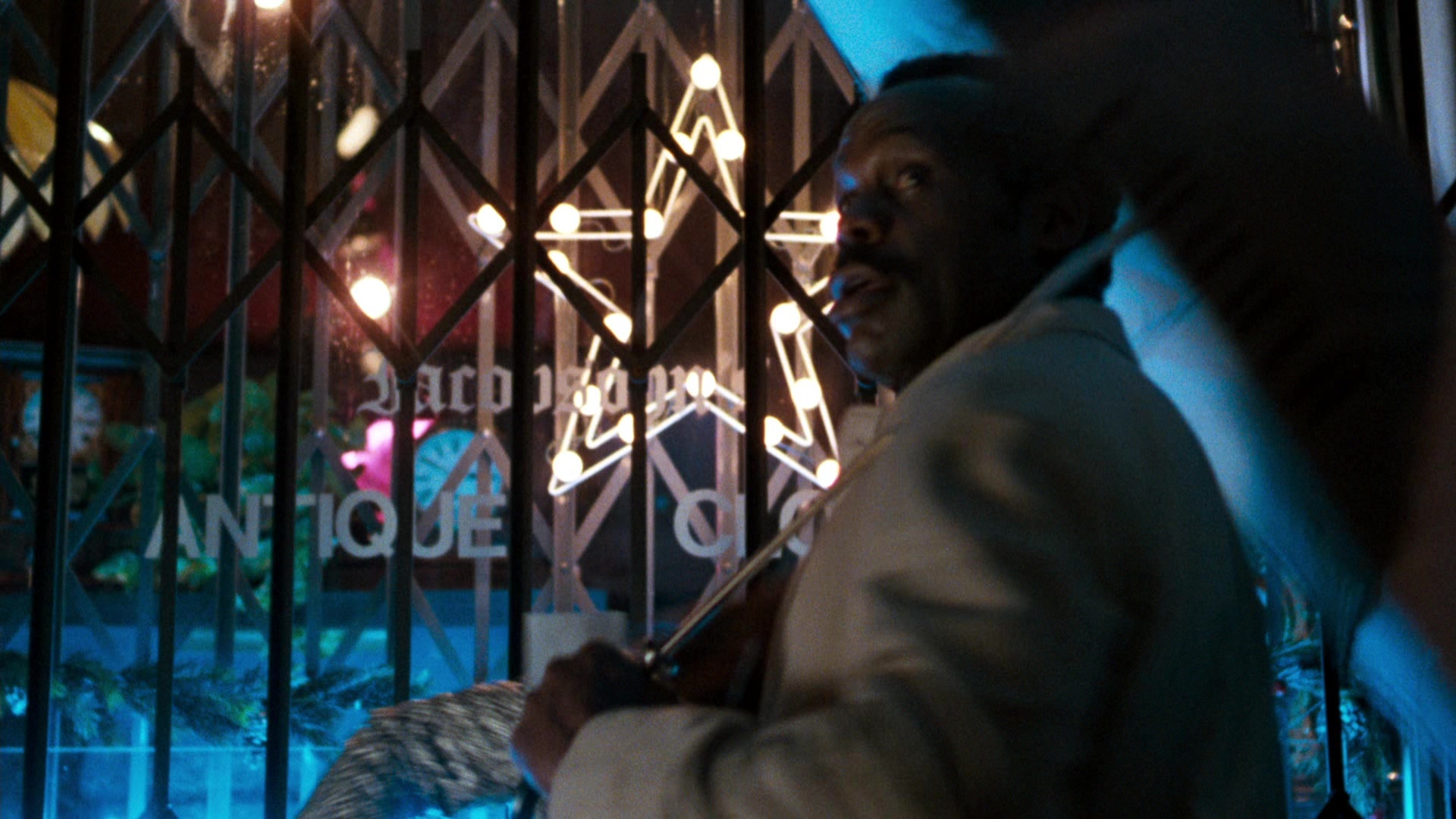 Lethal Weapon (1987), wide, 1.78:1 — film still