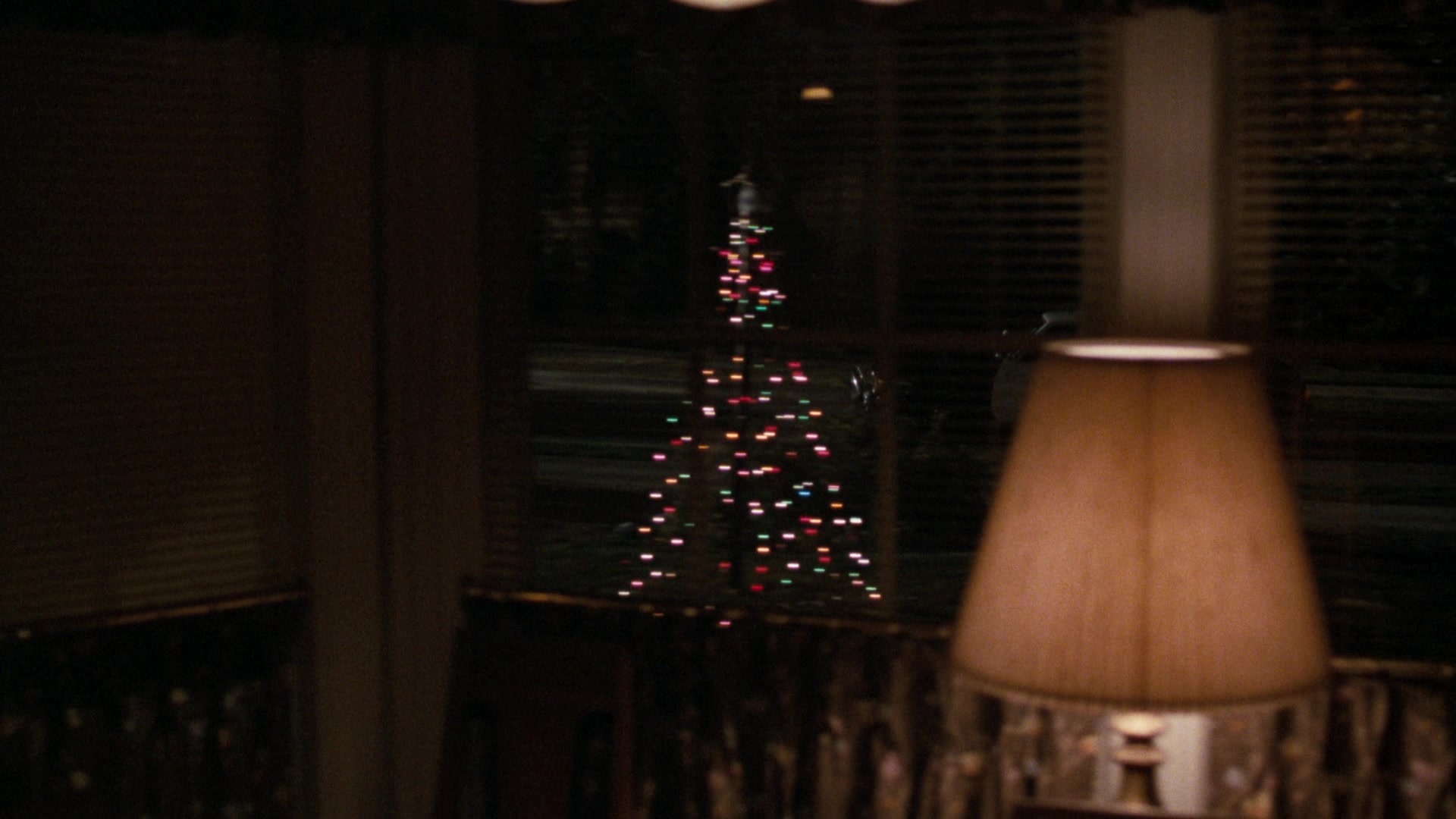 Lethal Weapon (1987), wide, 1.78:1 — film still