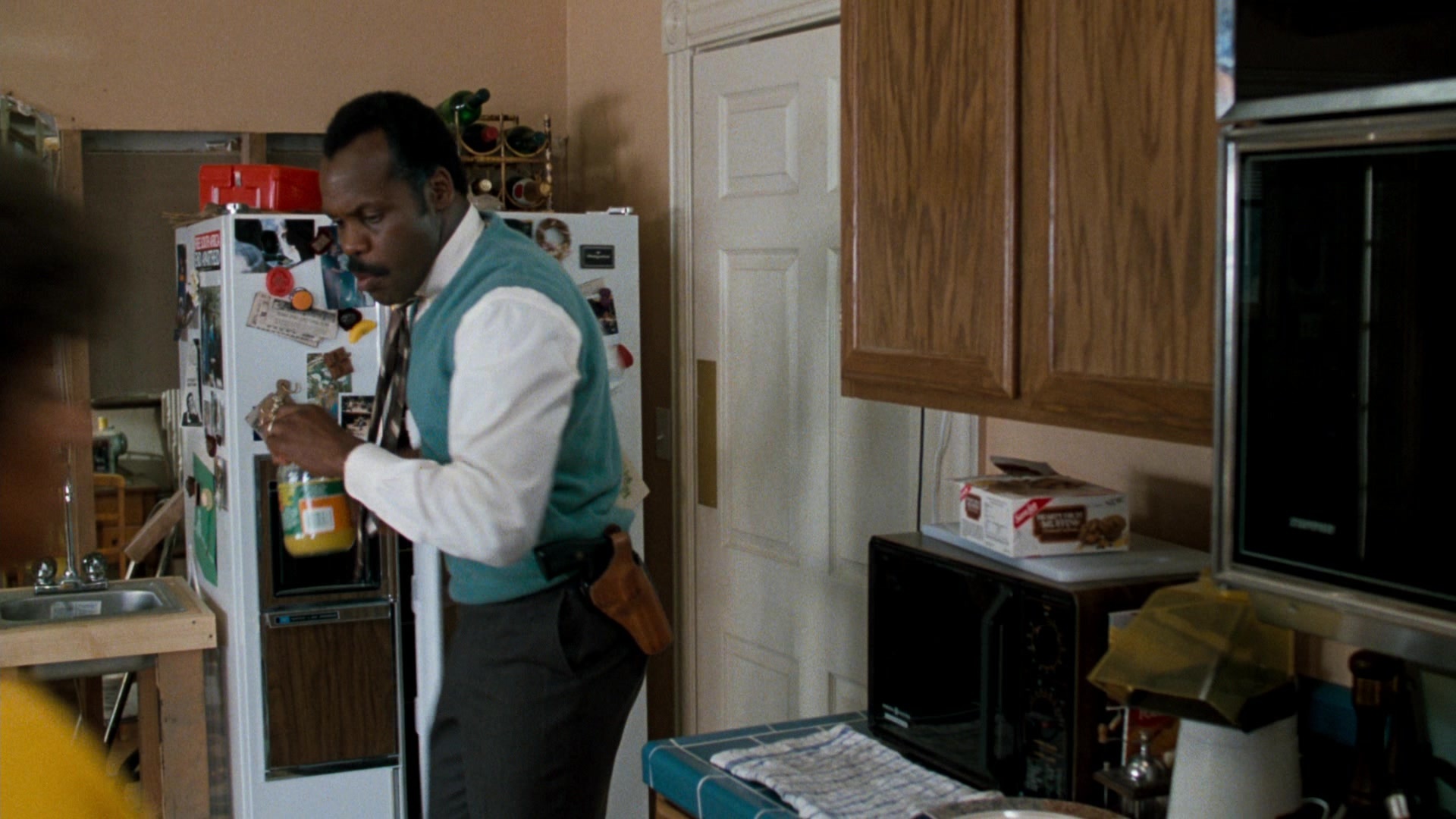 Lethal Weapon (1987), wide, 1.78:1 — film still