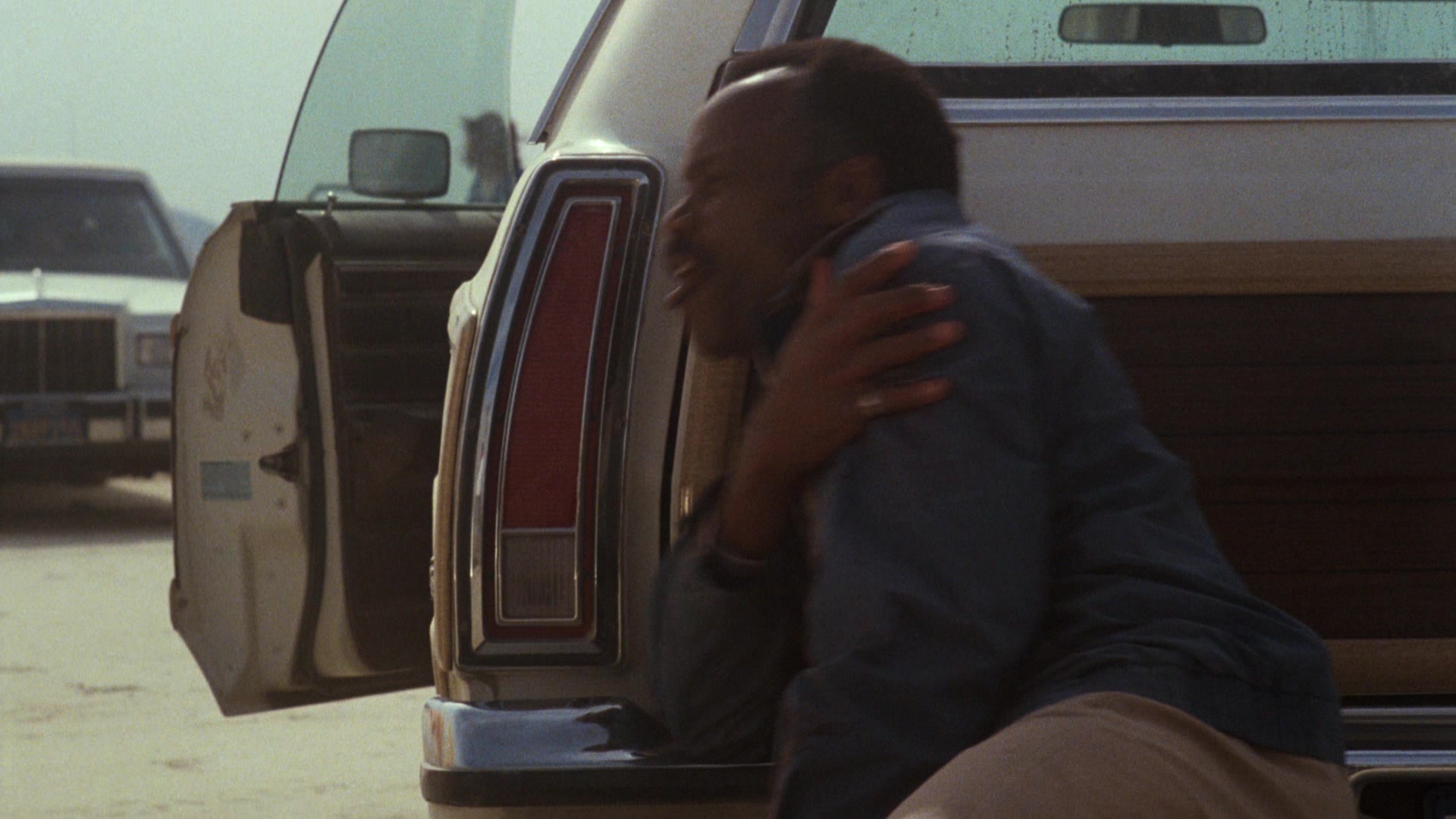 Lethal Weapon (1987), wide, 1.78:1 — film still