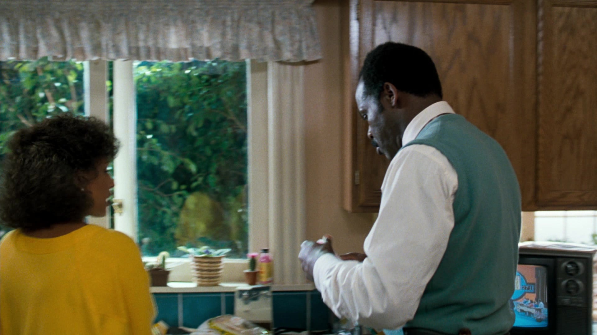 Lethal Weapon (1987), wide, 1.78:1 — film still