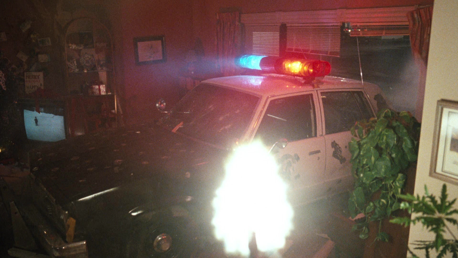 Lethal Weapon (1987), wide, 1.78:1 — film still