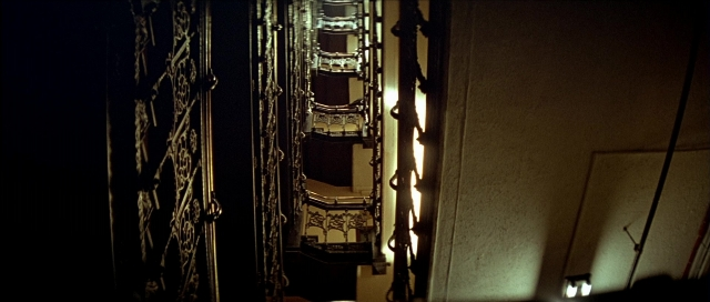 Wide shot frame from Léon — room, window