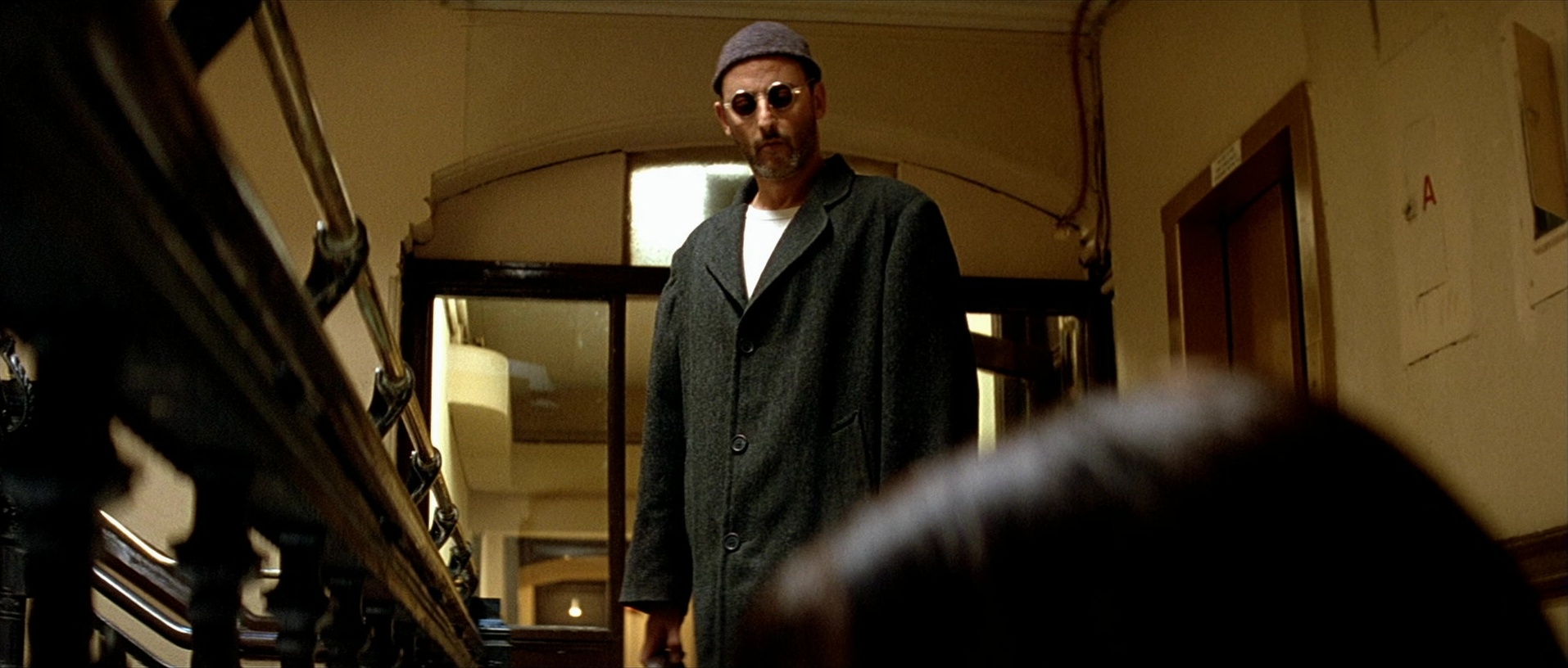Léon (1994), wide, 2.35:1 — film still