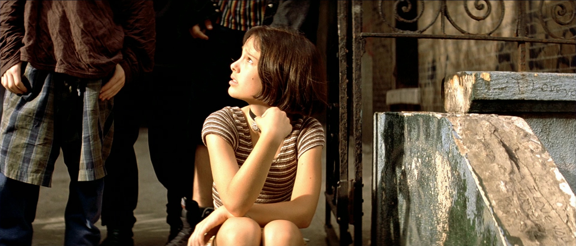 Léon (1994), wide, 2.34:1 — film still