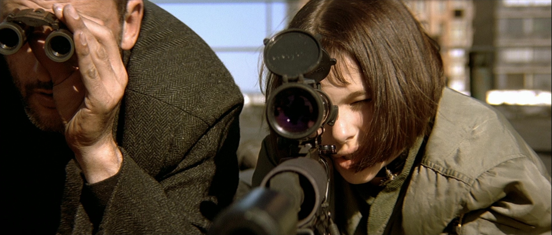 Léon (1994), wide, 2.35:1 — film still