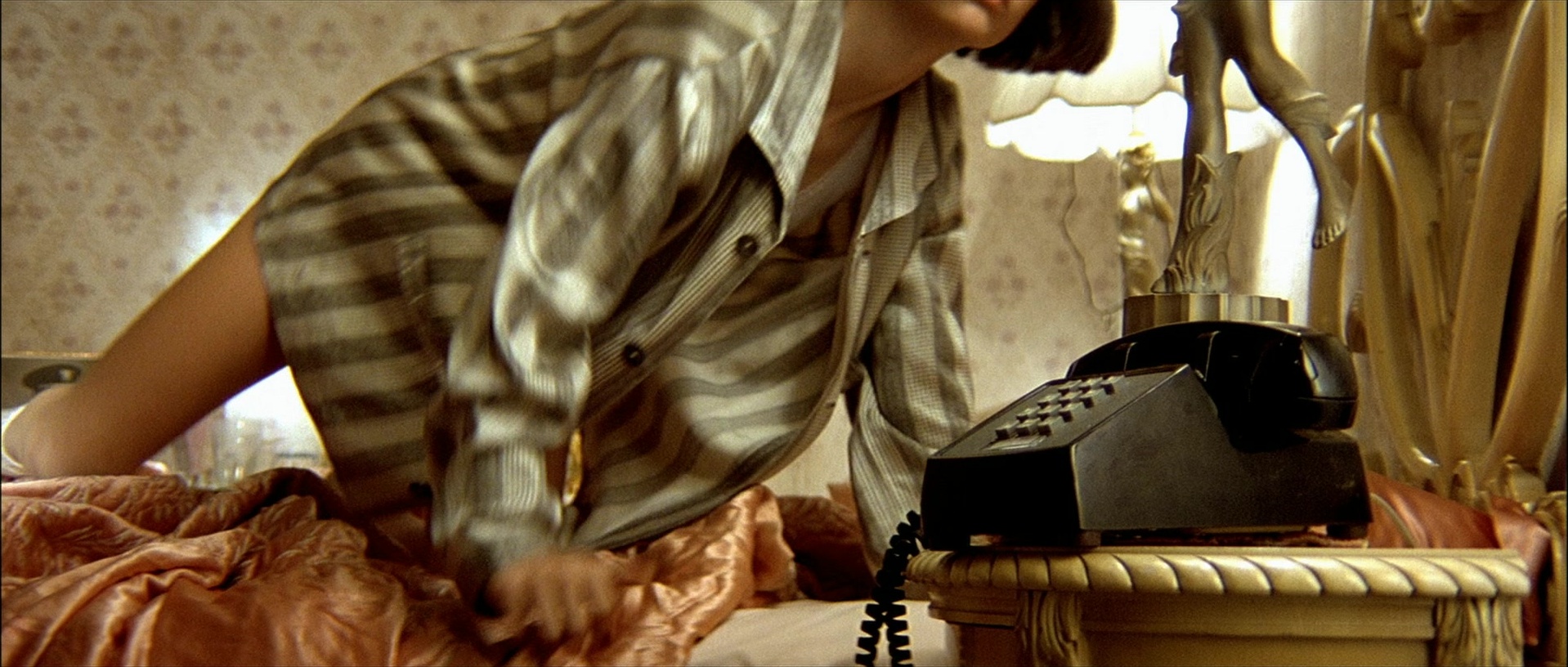 Léon (1994), wide, 2.35:1 — film still
