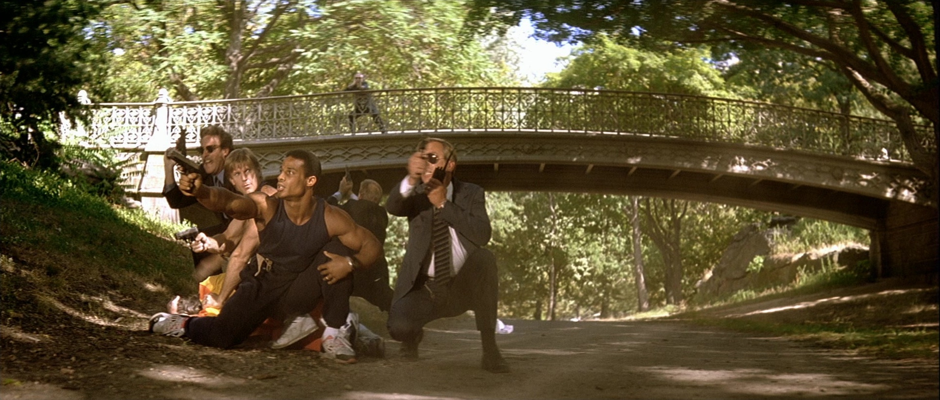 Léon (1994), wide, 2.35:1 — film still