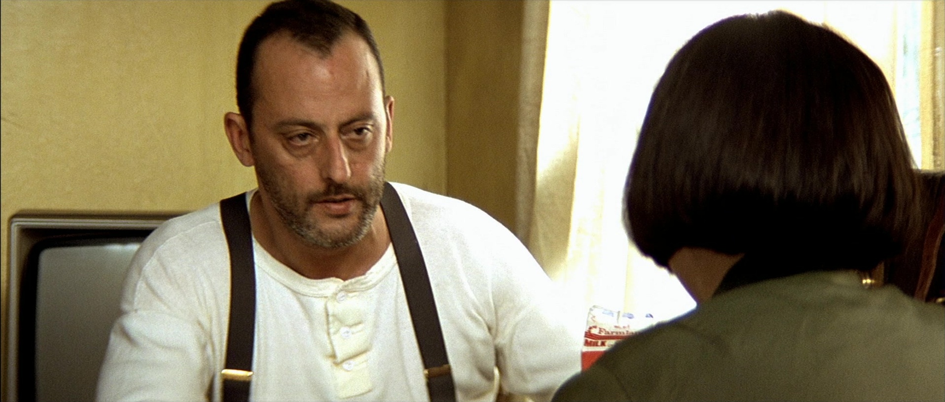 Léon (1994), medium, 2.35:1 — film still