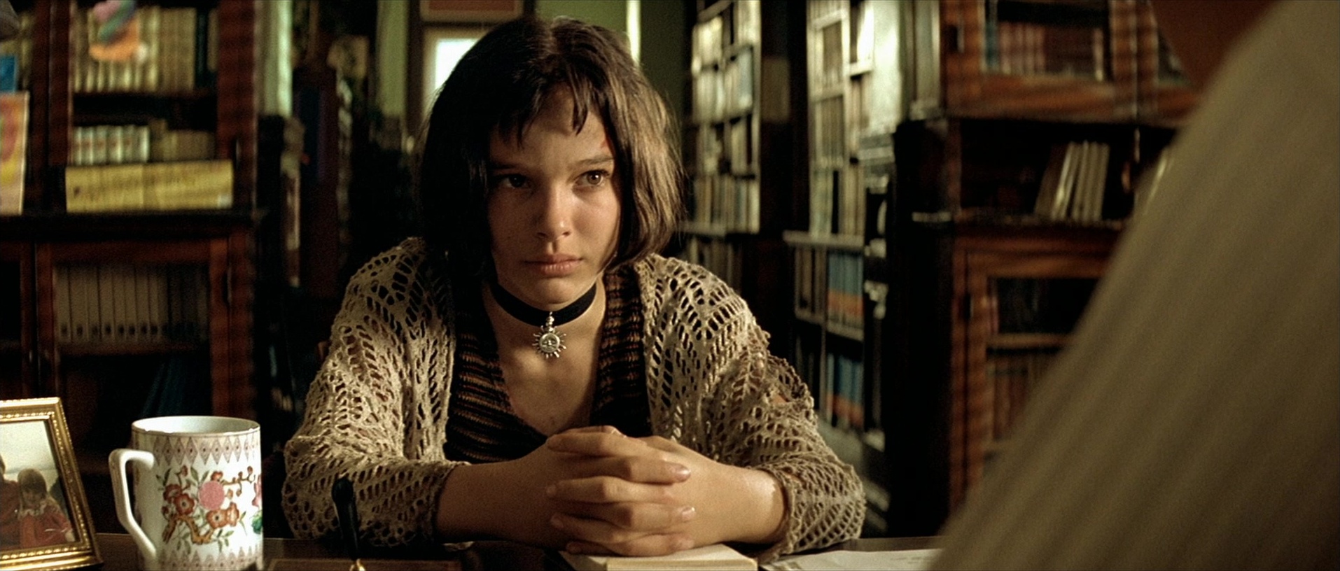 Léon (1994), wide, 2.35:1 — film still