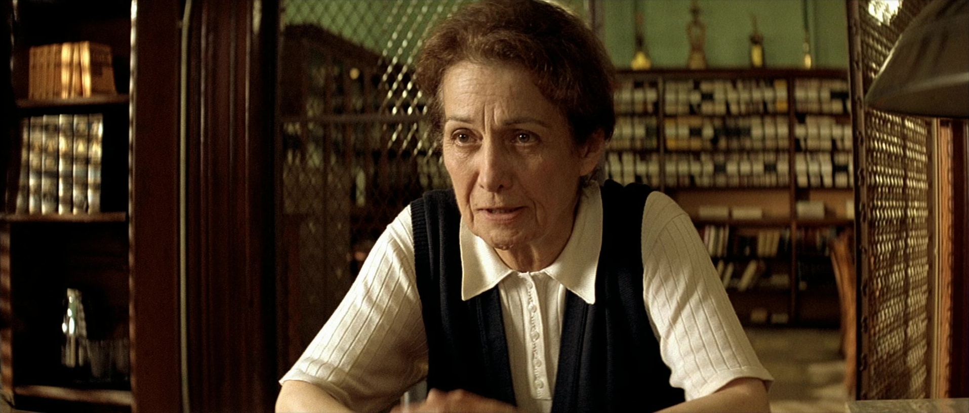 Léon (1994), wide, 2.35:1 — film still